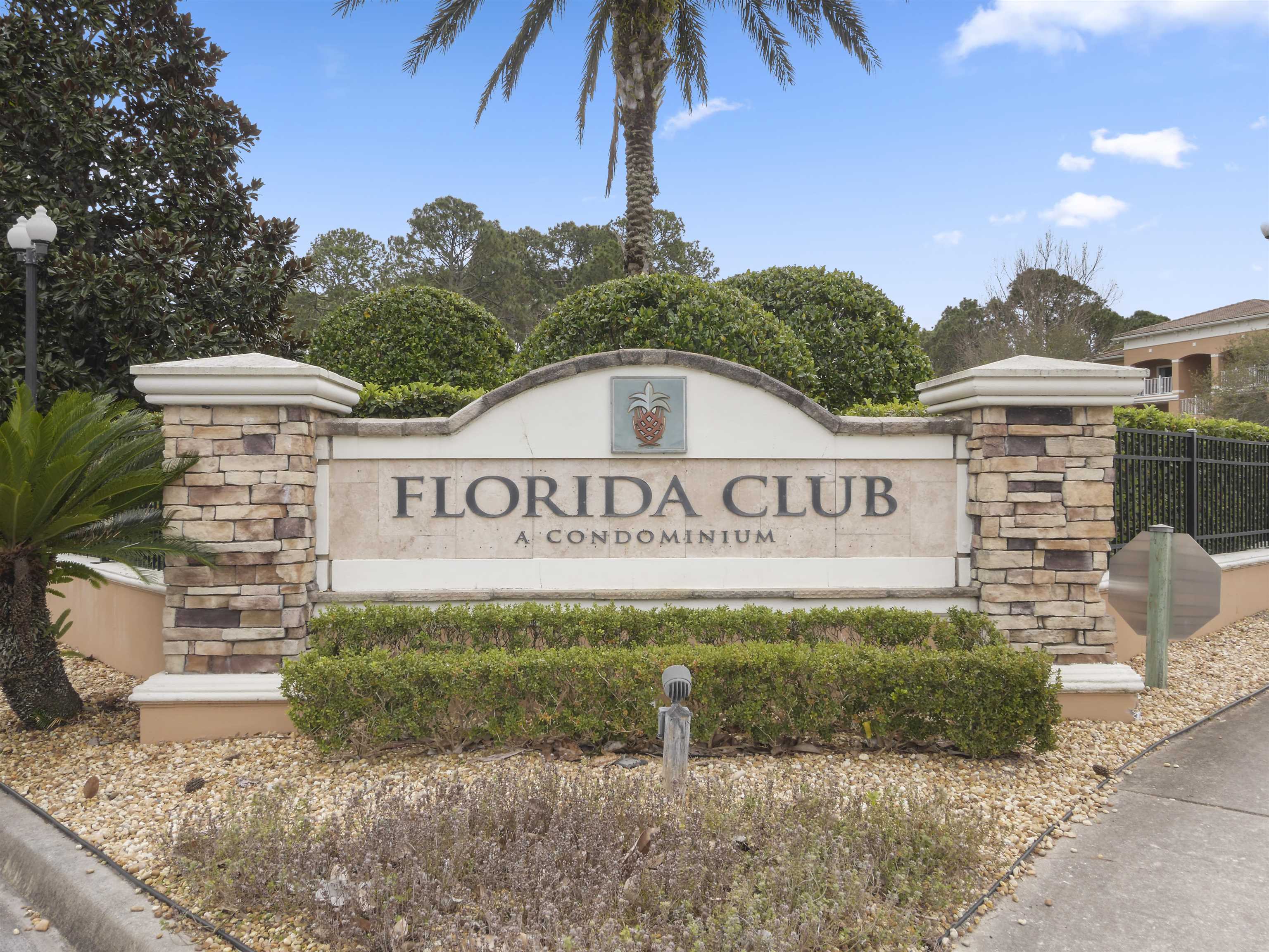 560 Florida Club Blvd Unit: 207