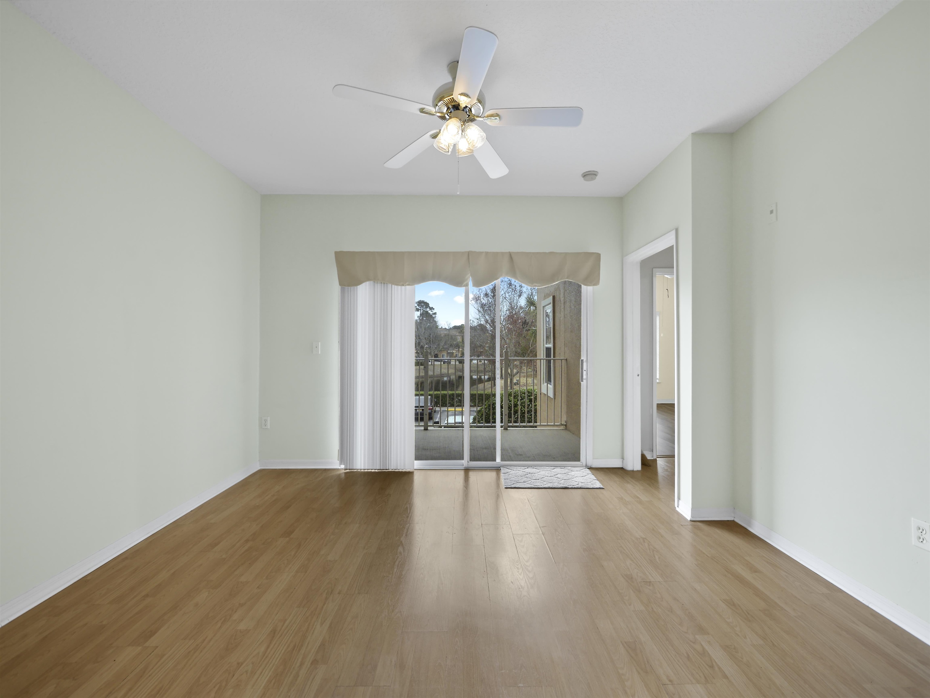 560 Florida Club Blvd Unit: 207