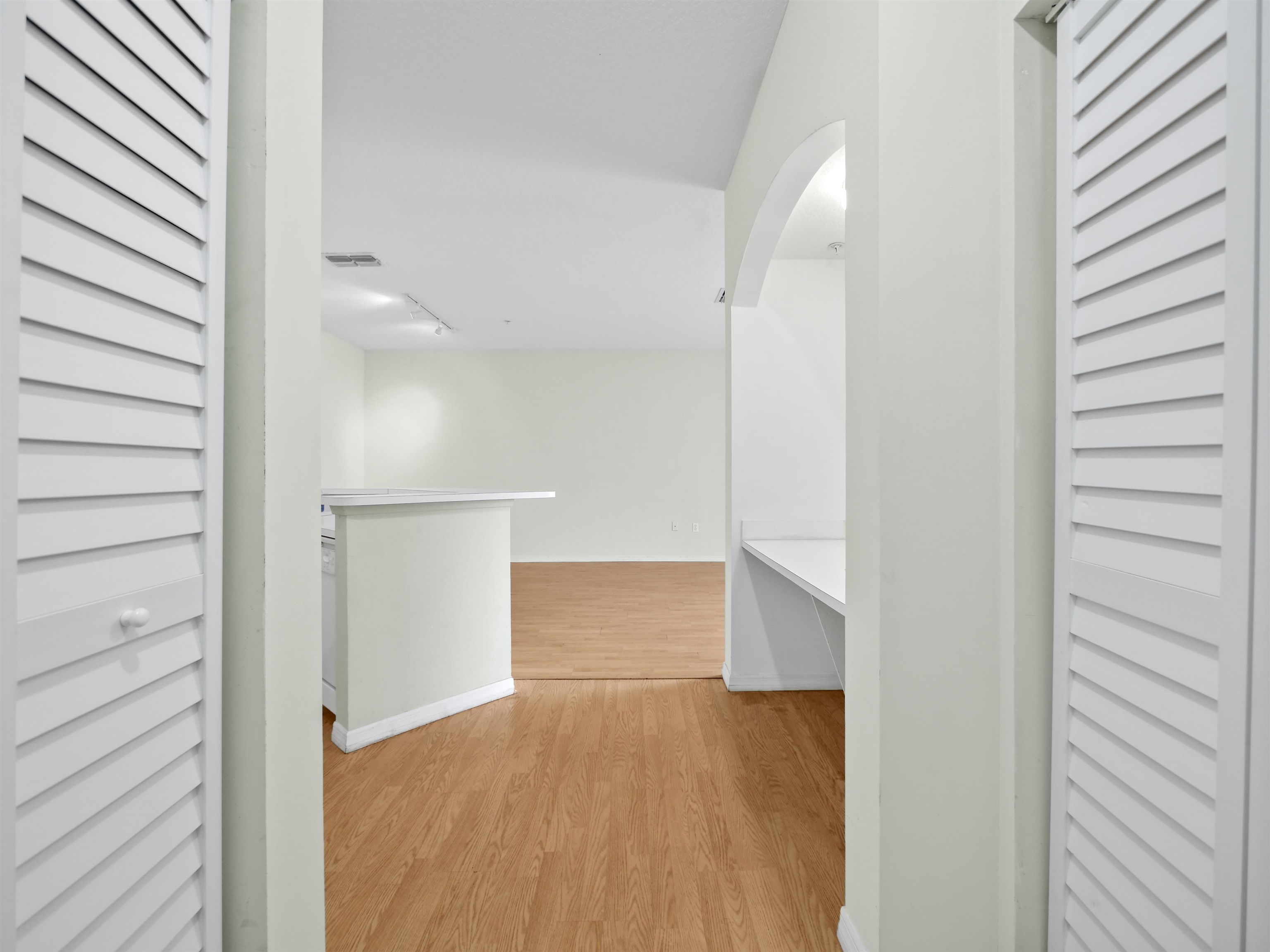 560 Florida Club Blvd Unit: 207