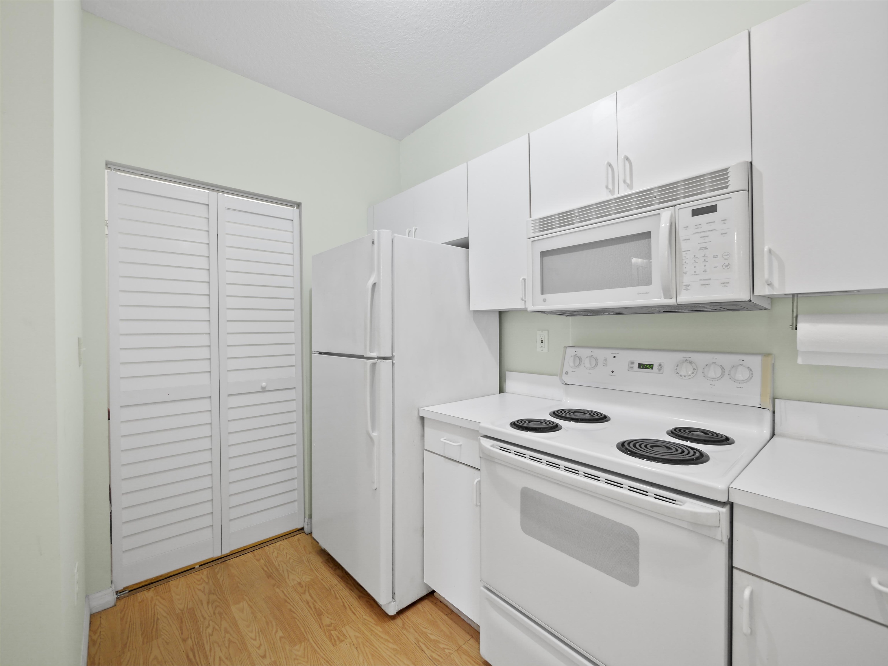 560 Florida Club Blvd Unit: 207