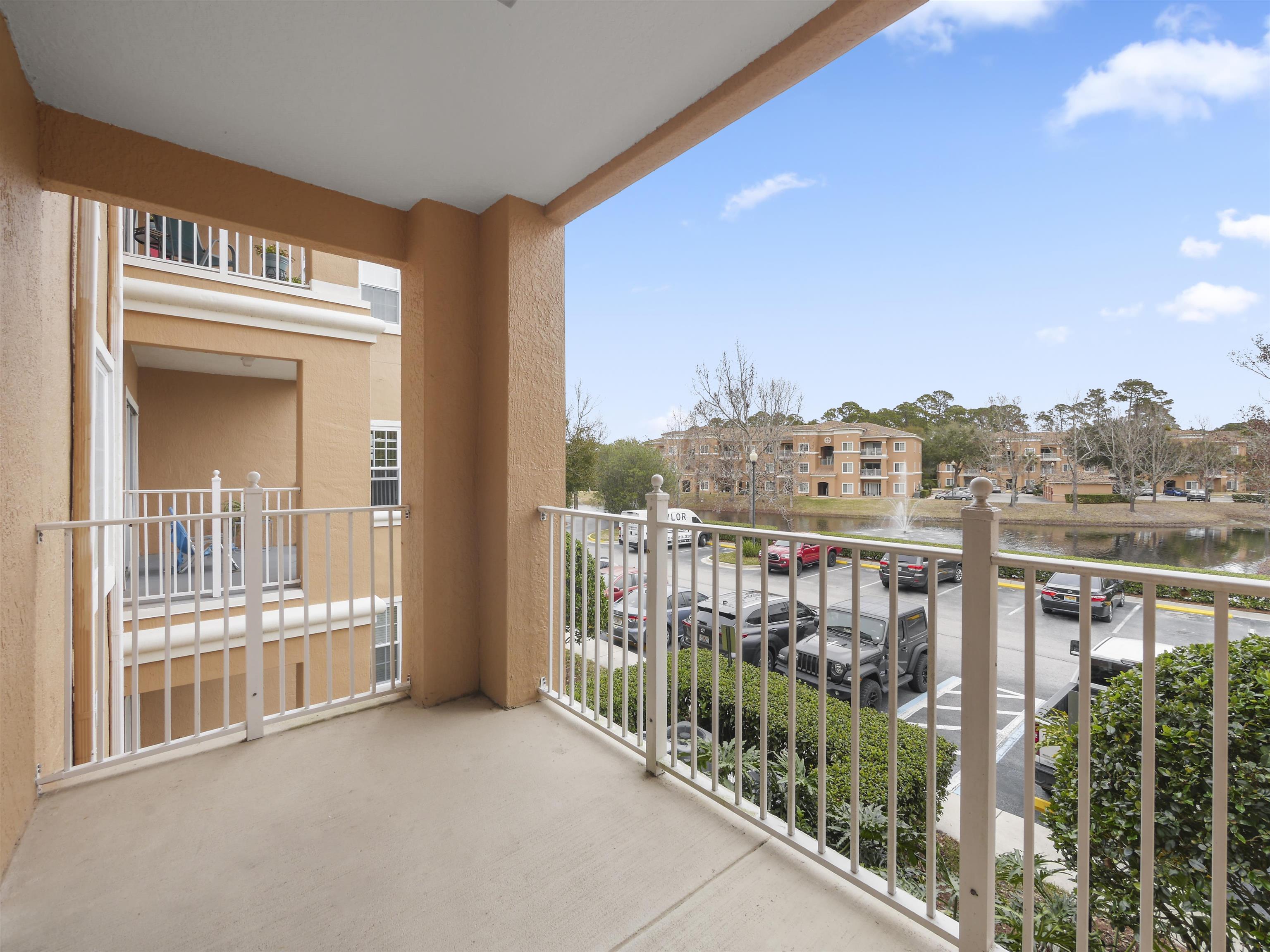 560 Florida Club Blvd Unit: 207