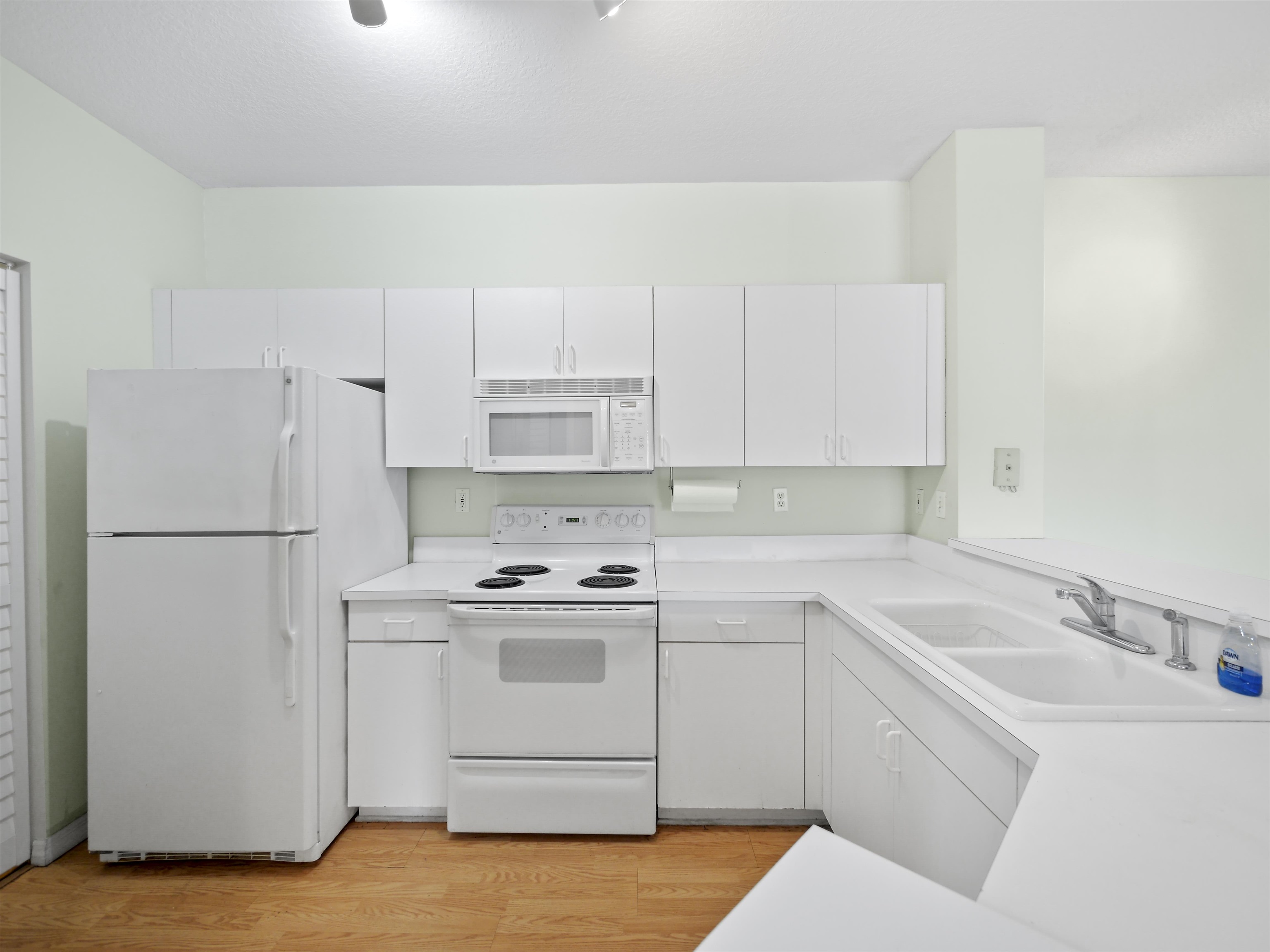 560 Florida Club Blvd Unit: 207