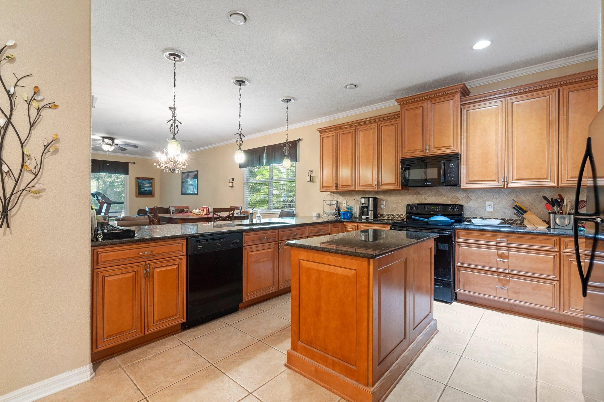 1012 Saltwater Cir