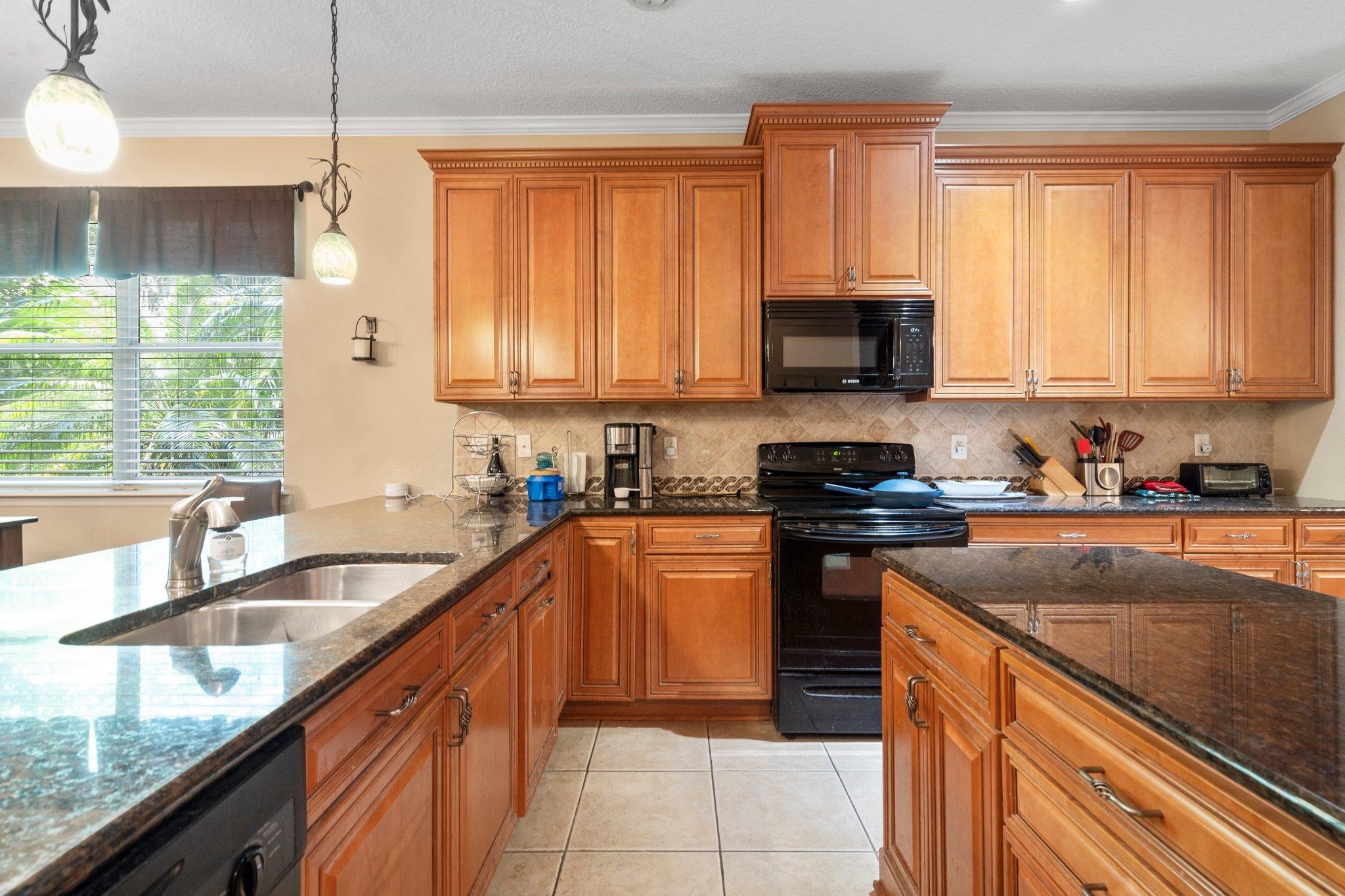 1012 Saltwater Cir
