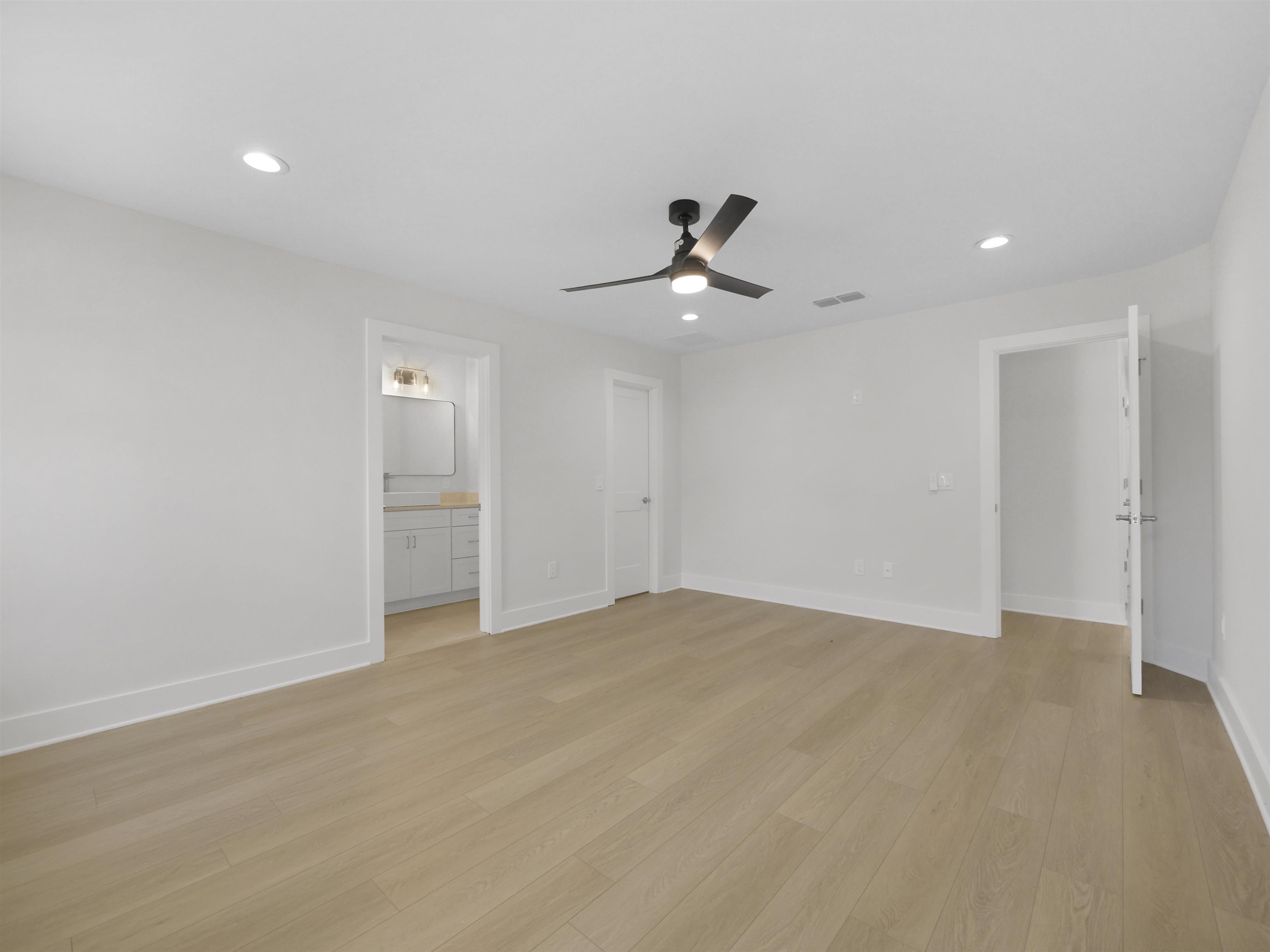 16 Sidney St