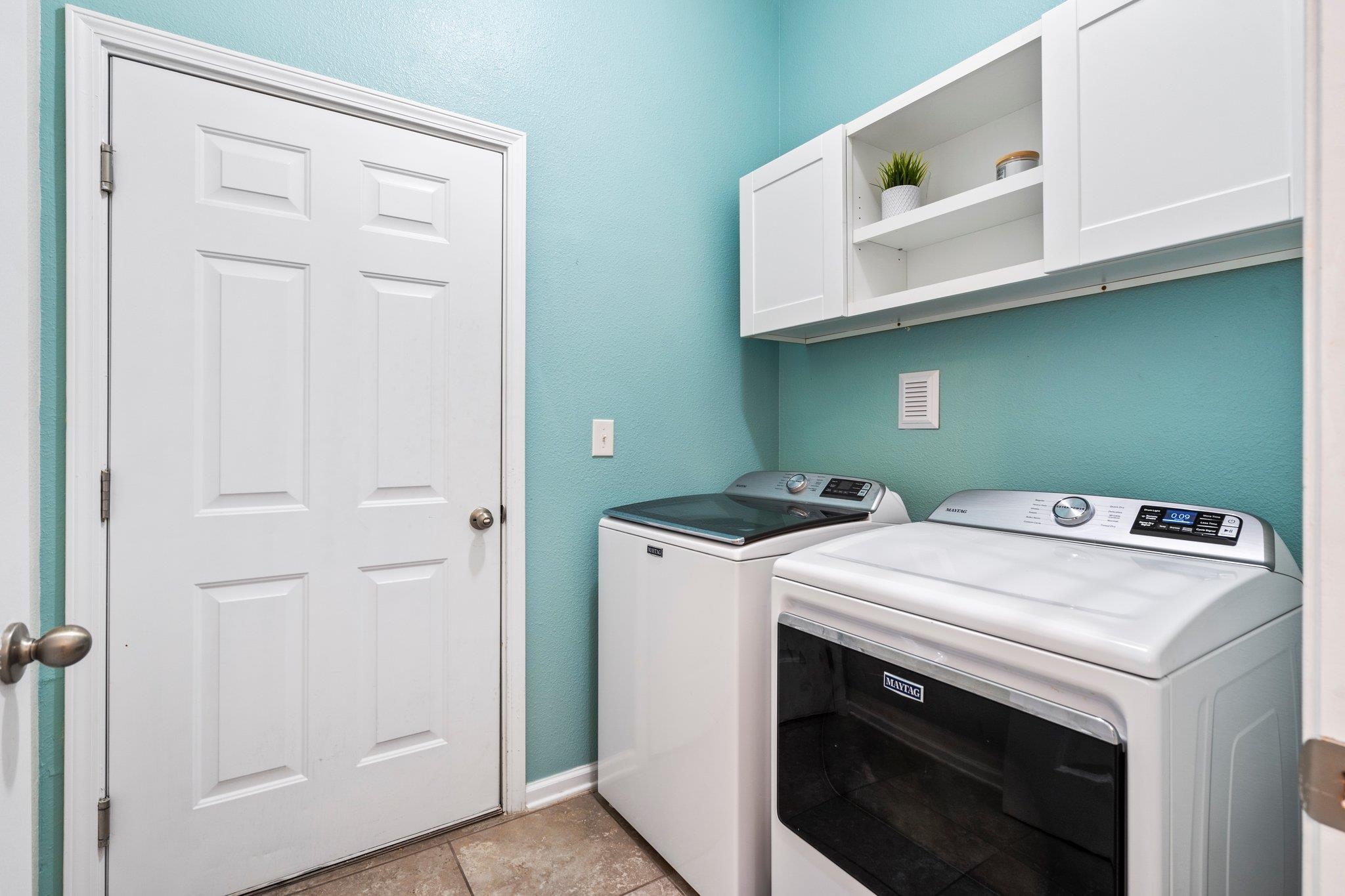 2121 Golden Lake Loop