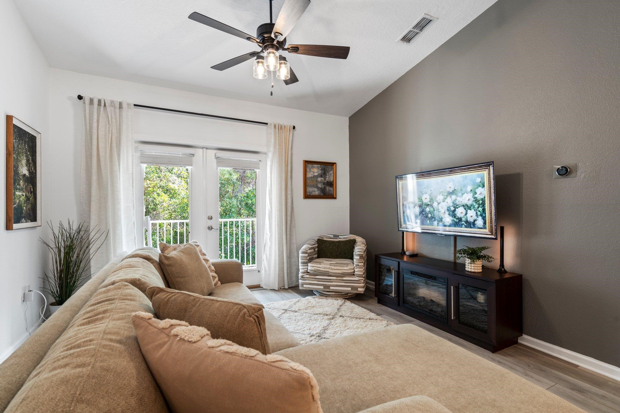 2121 Golden Lake Loop