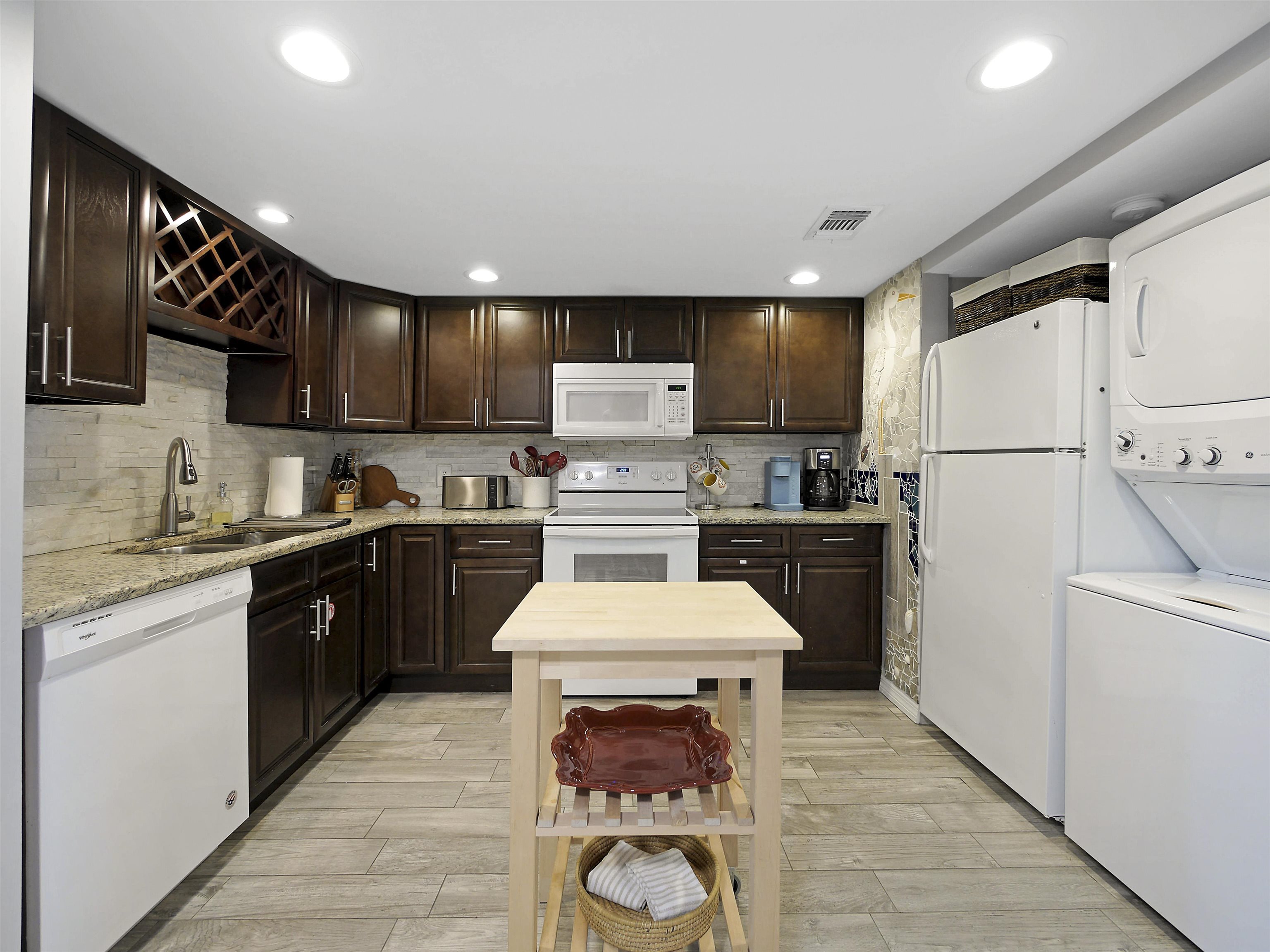 3604 Windjammer Ln