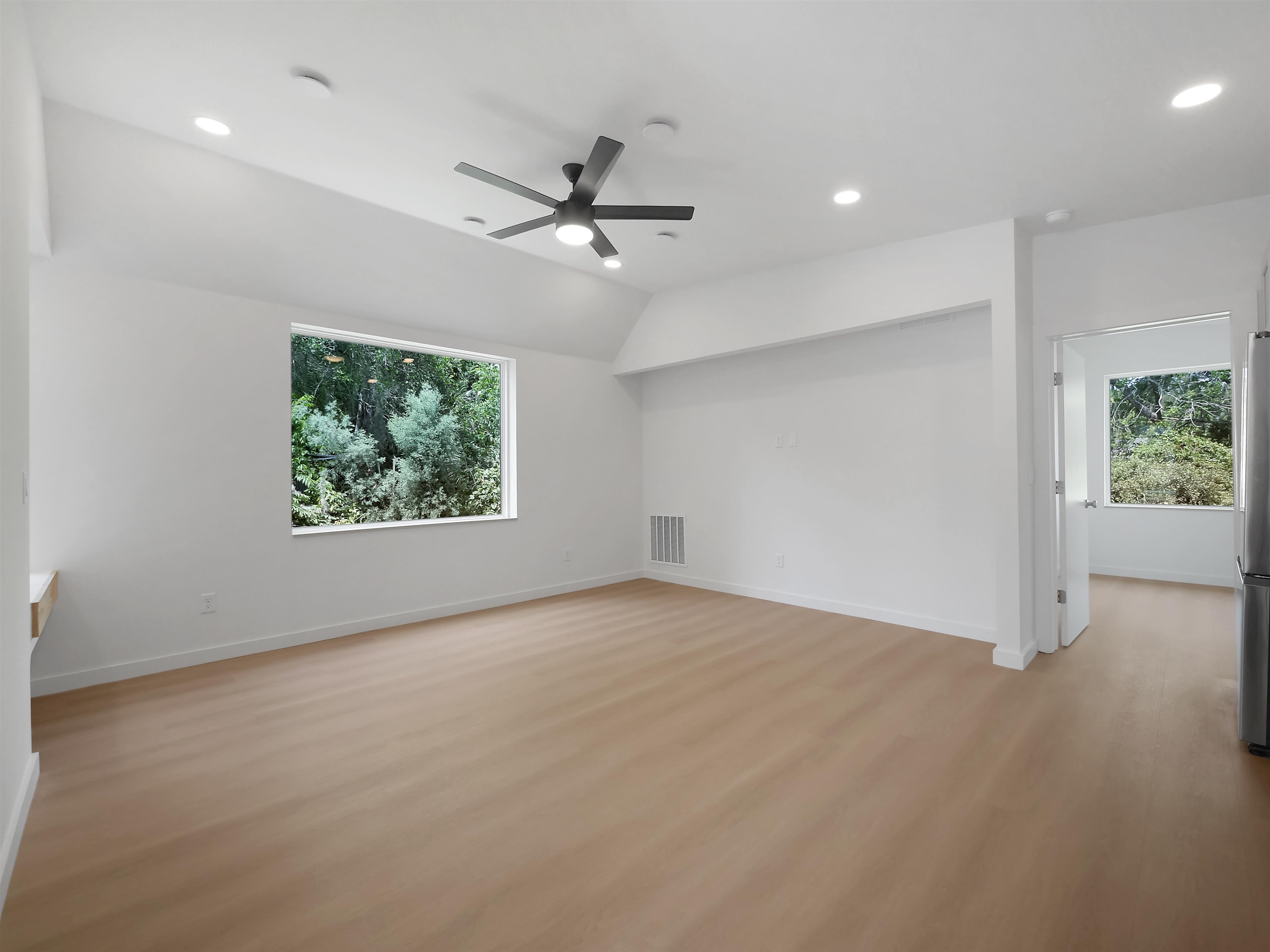 40 Phillips St