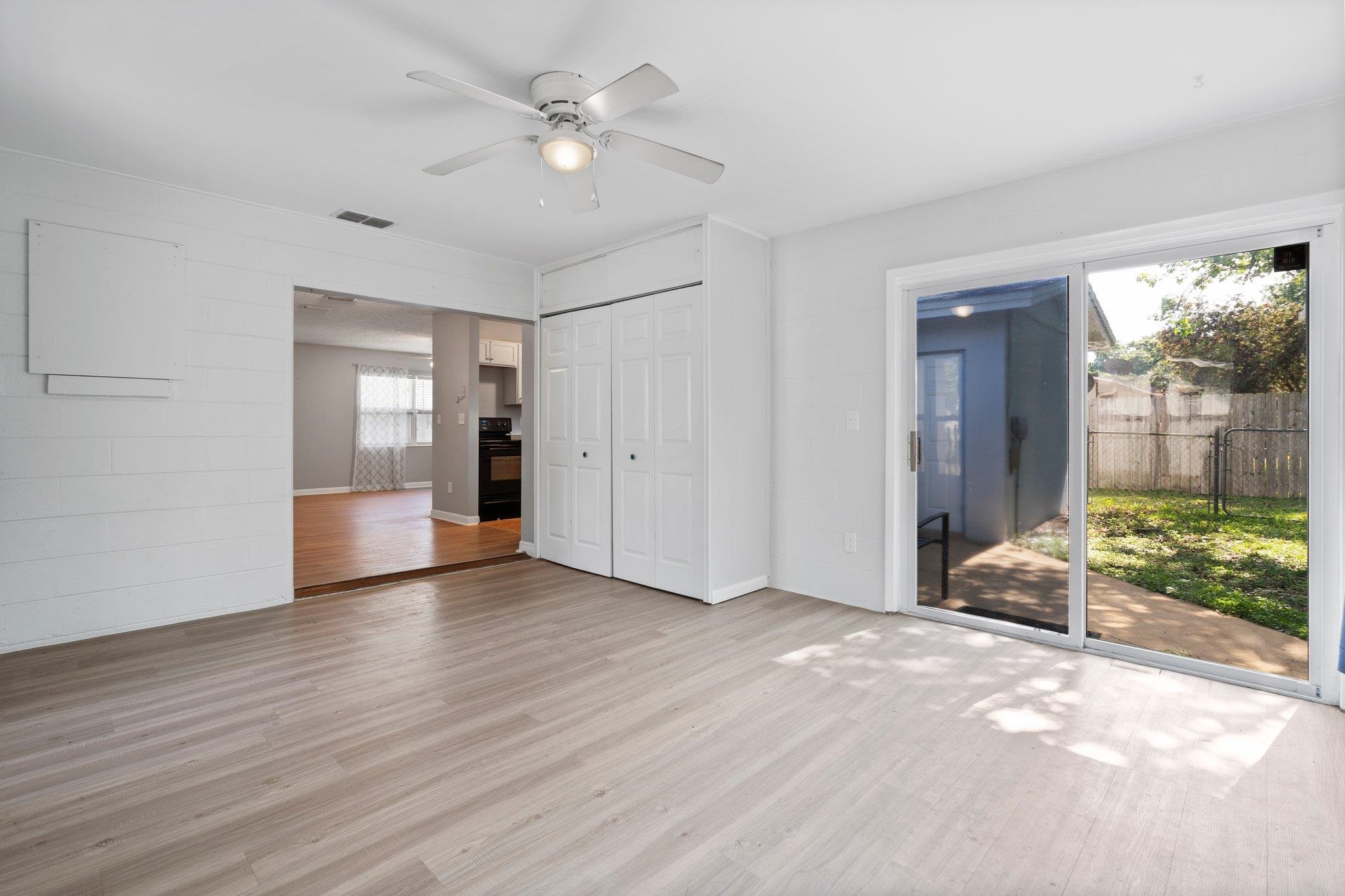 82 Andora St
