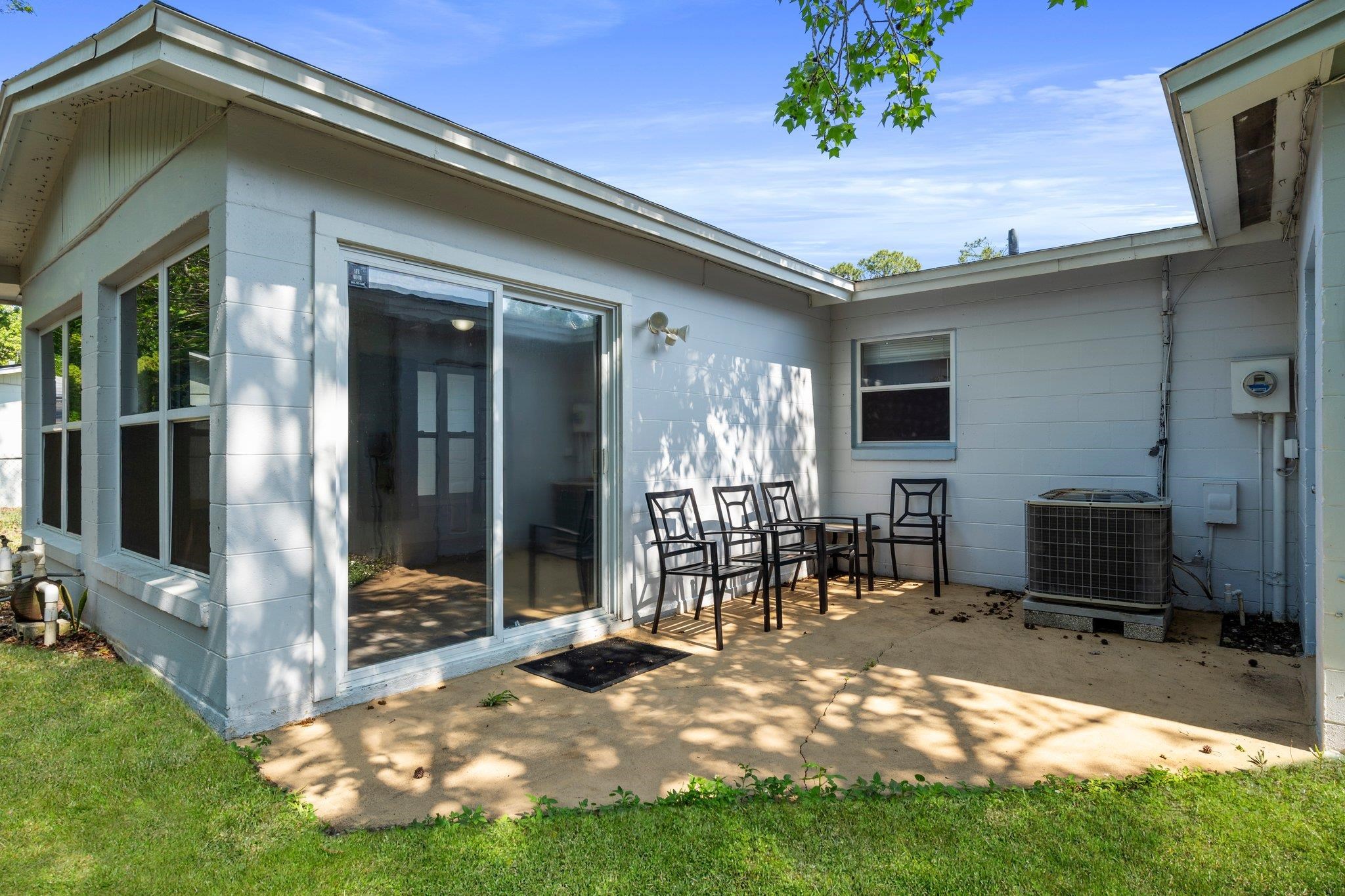 82 Andora St