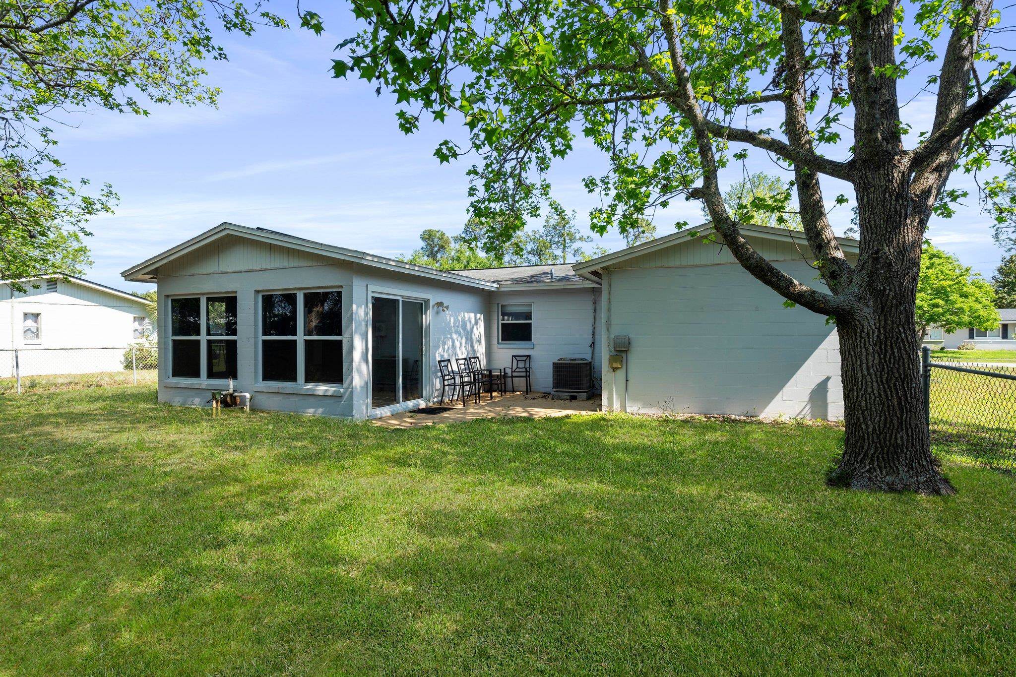 82 Andora St