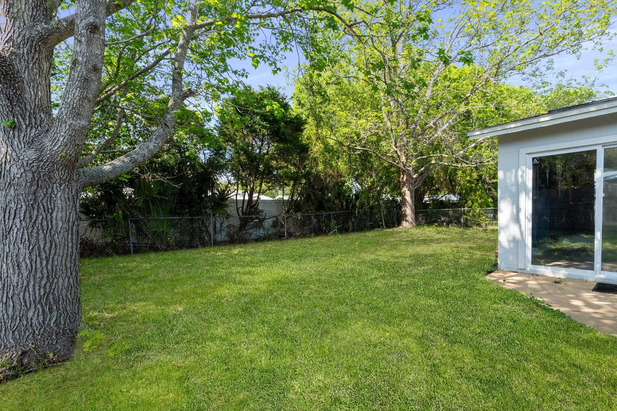 82 Andora St