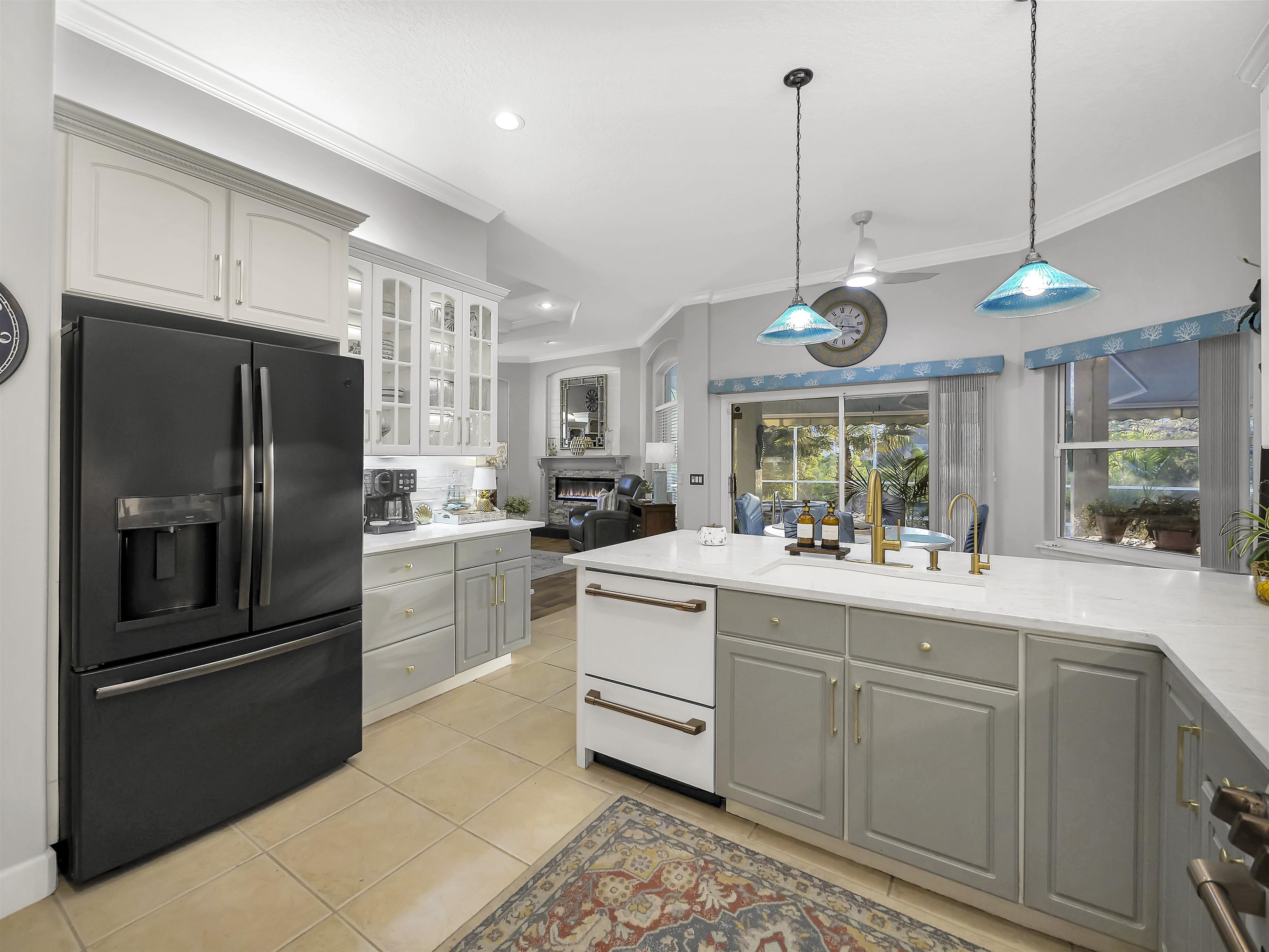 245 Fiddlers Point Dr