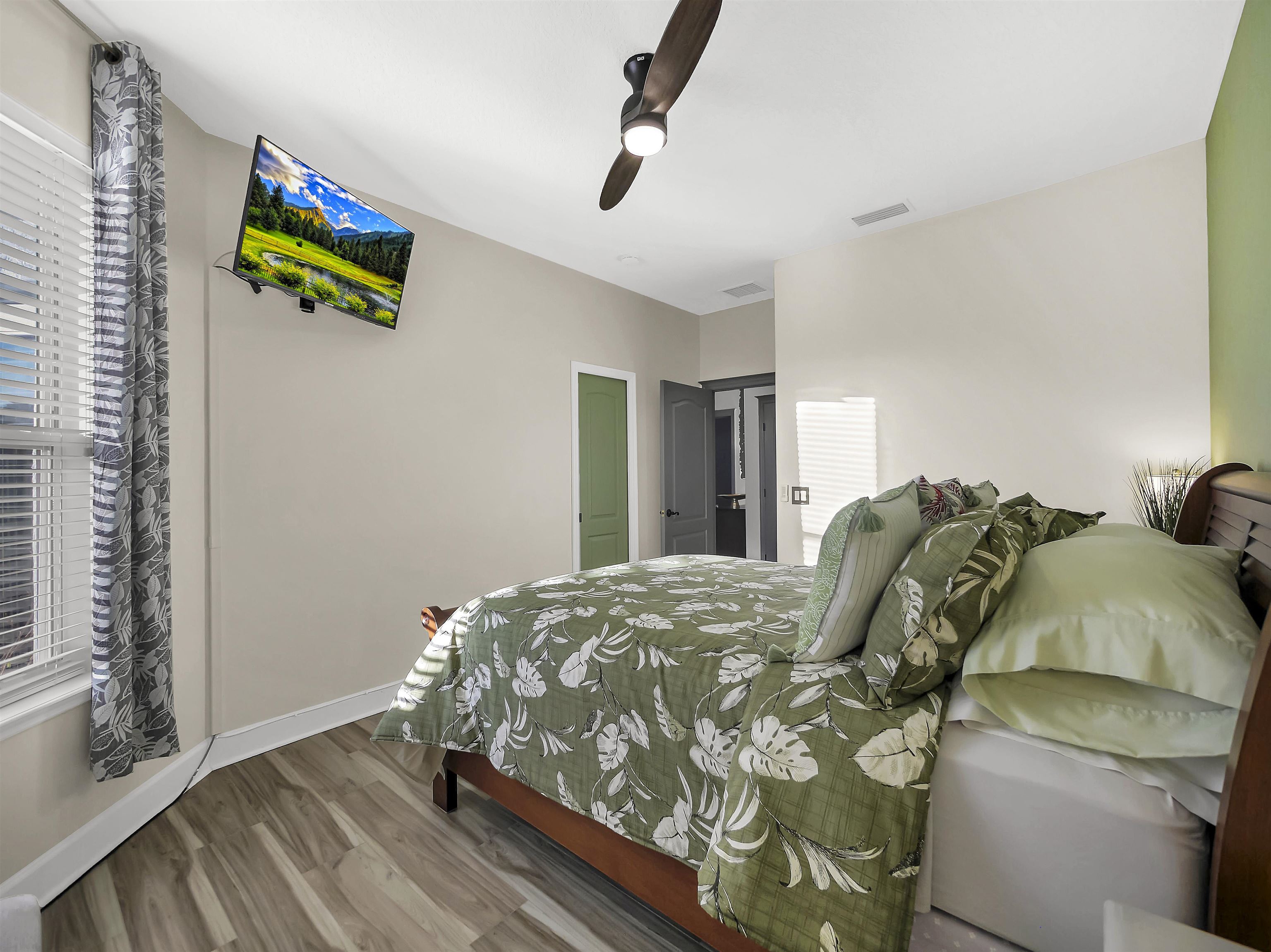 245 Fiddlers Point Dr