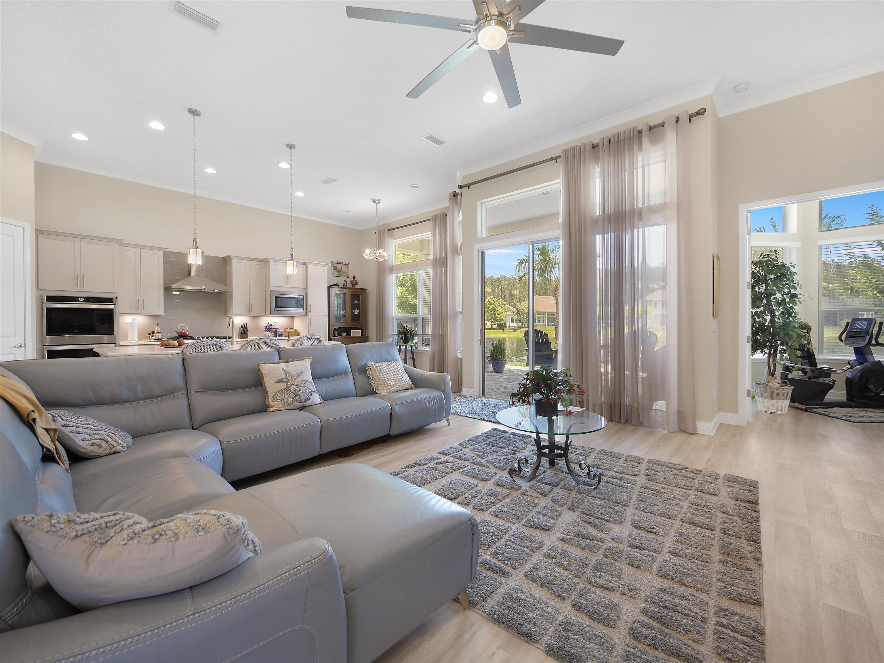 100 Coppinger Pl