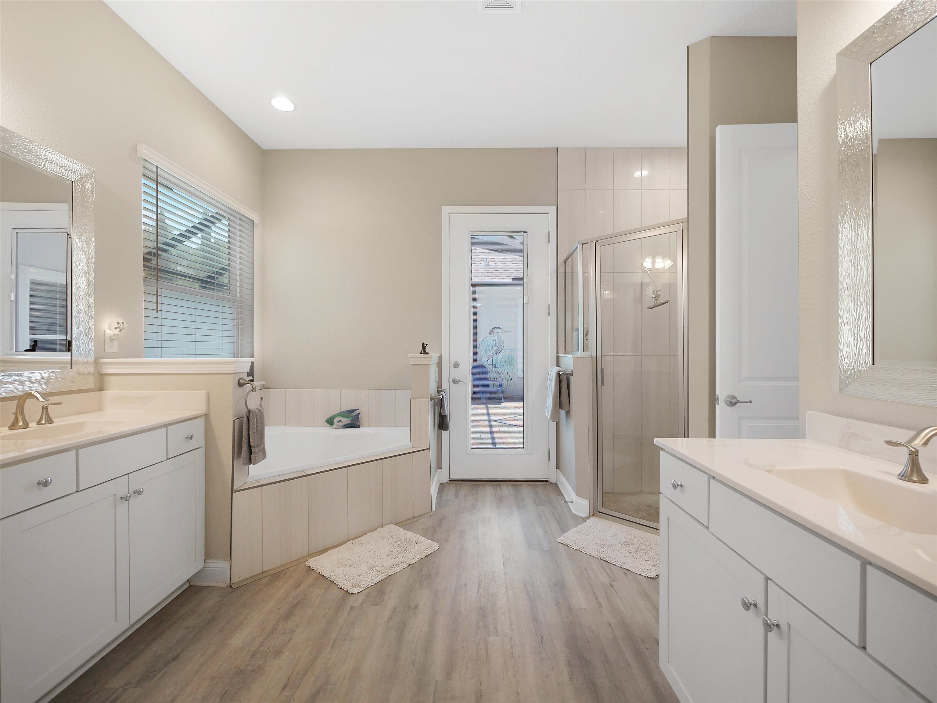 100 Coppinger Pl