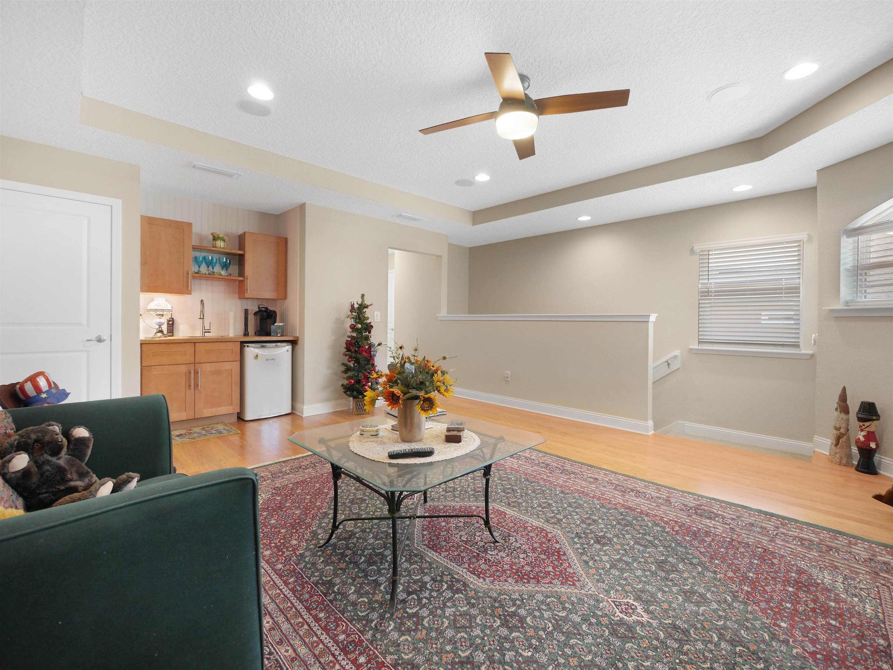100 Coppinger Pl