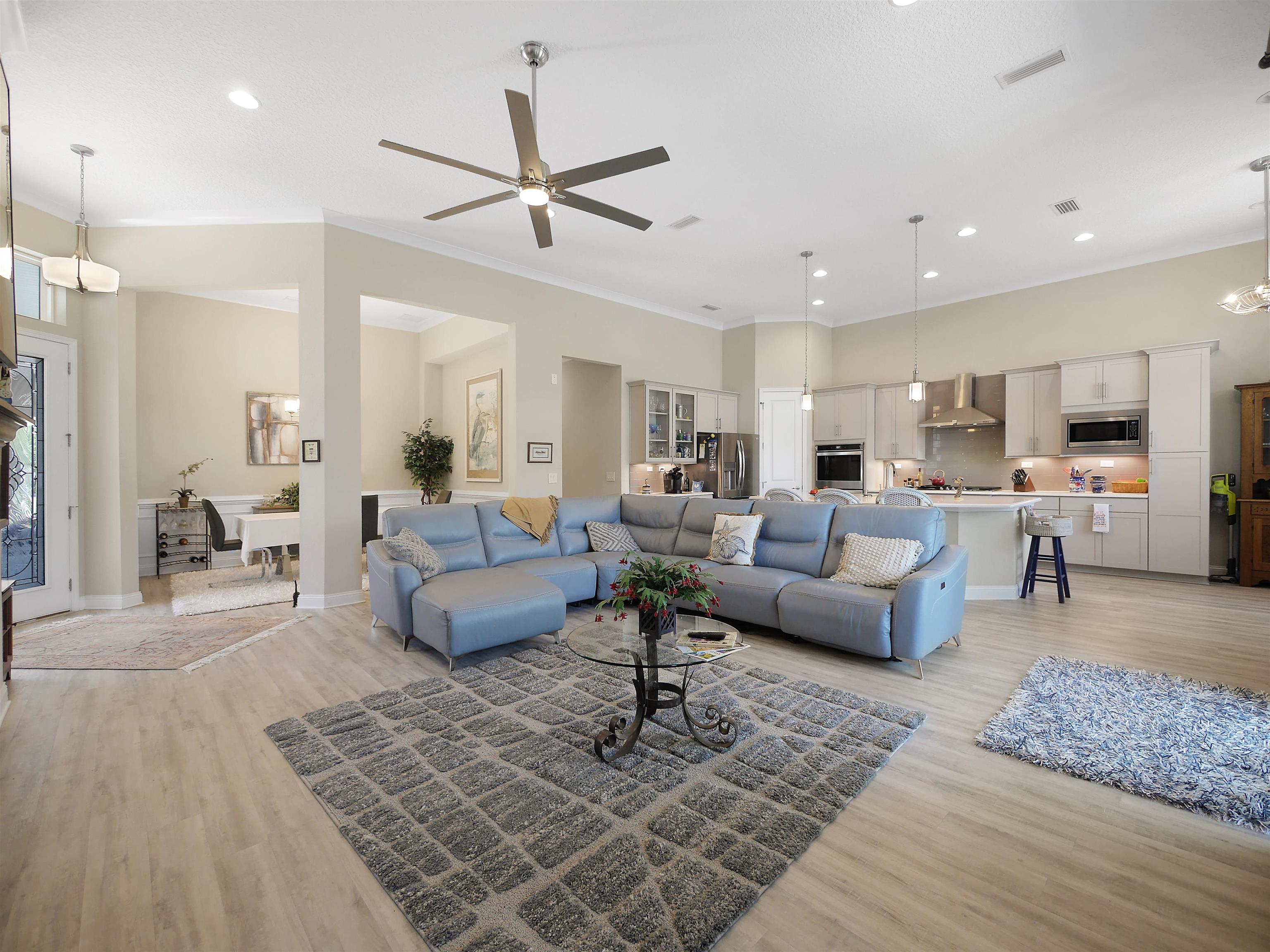 100 Coppinger Pl