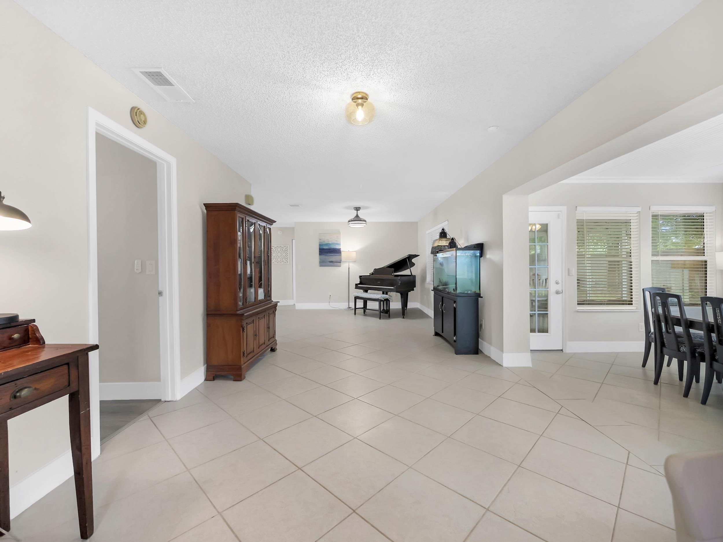 820 Rita Circle