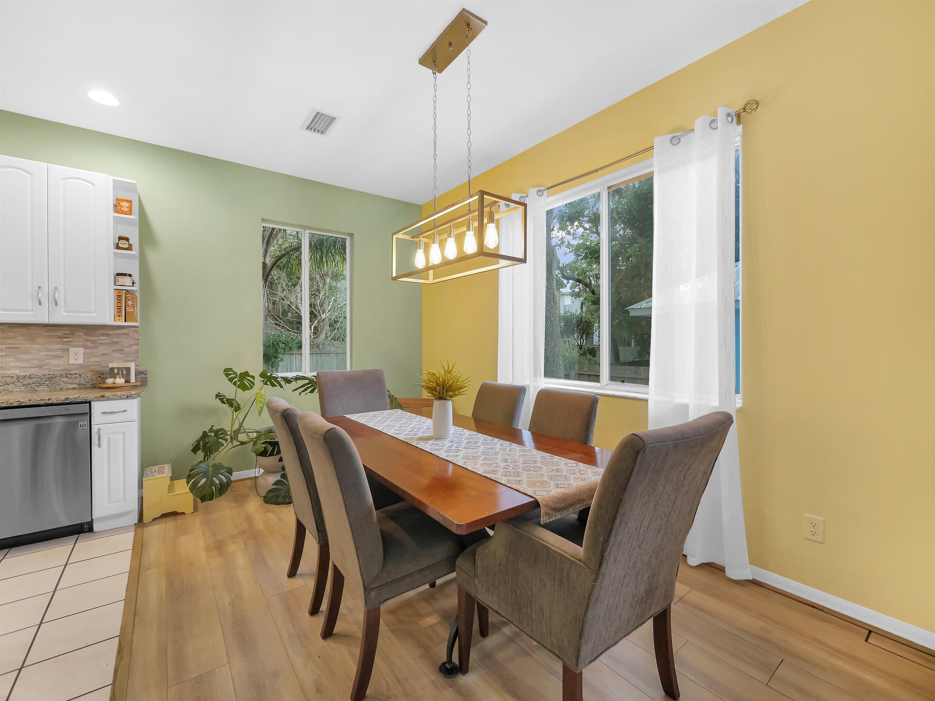 10 Seminole Dr