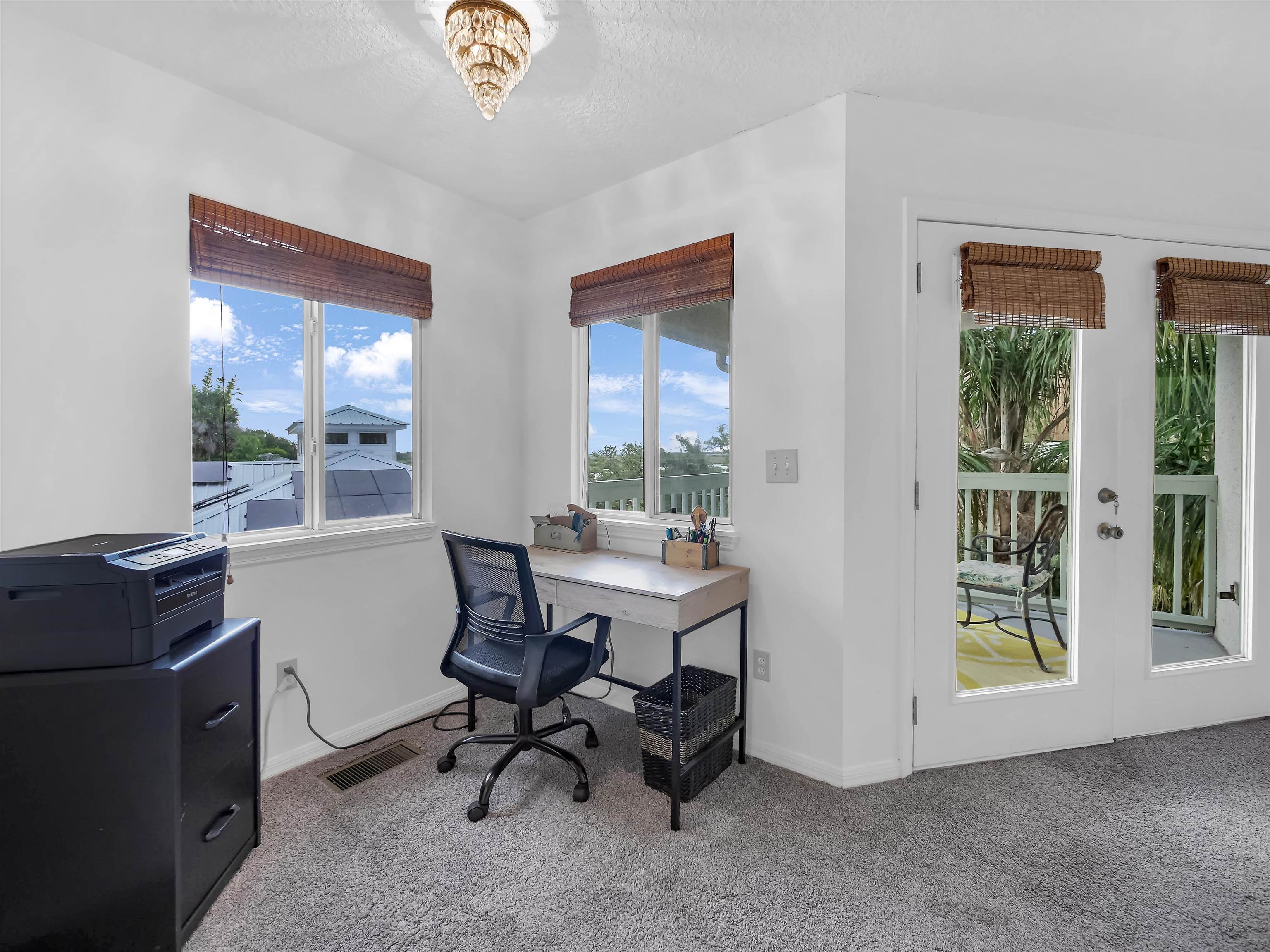 10 Seminole Dr