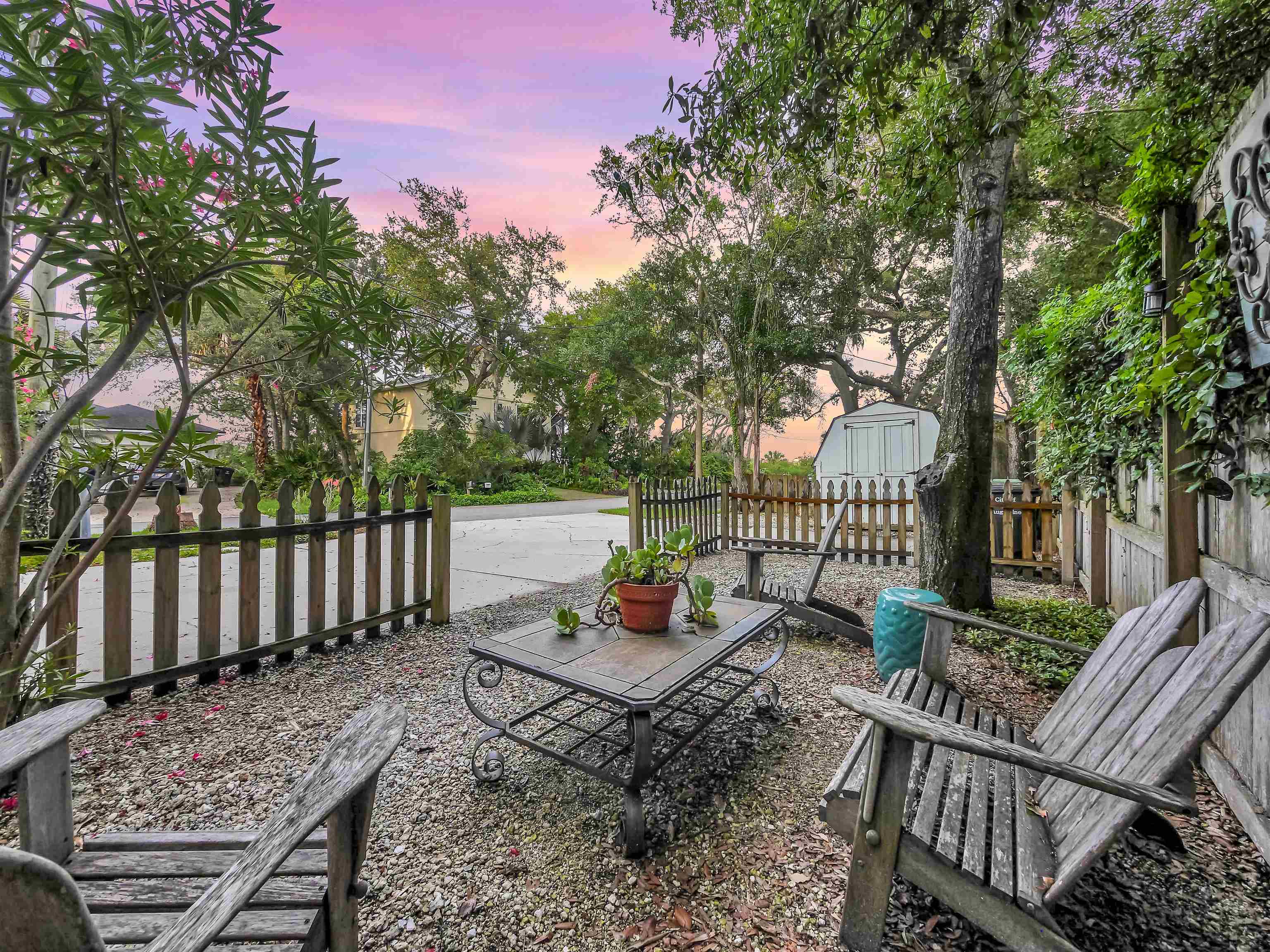 10 Seminole Dr