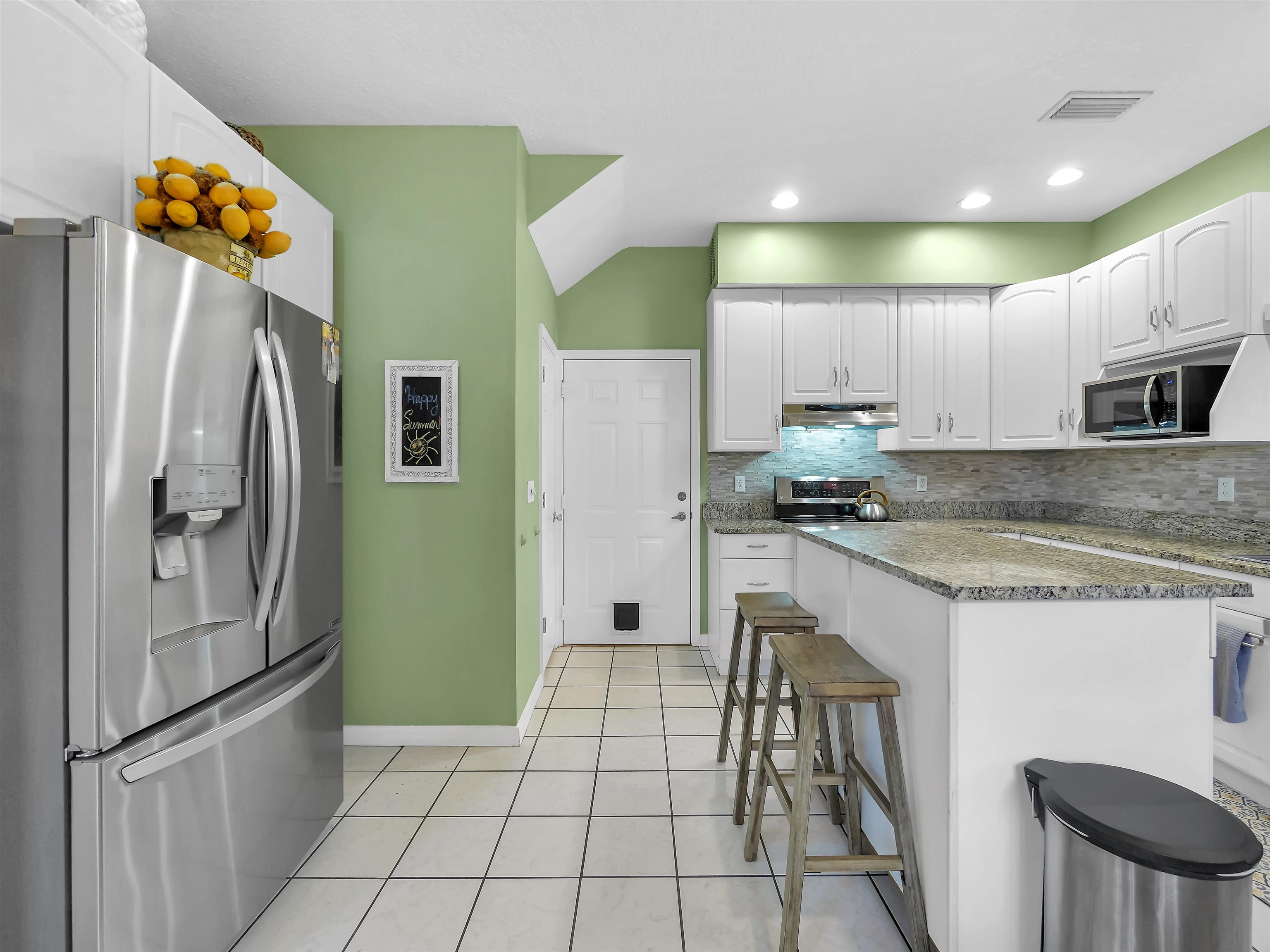 10 Seminole Dr