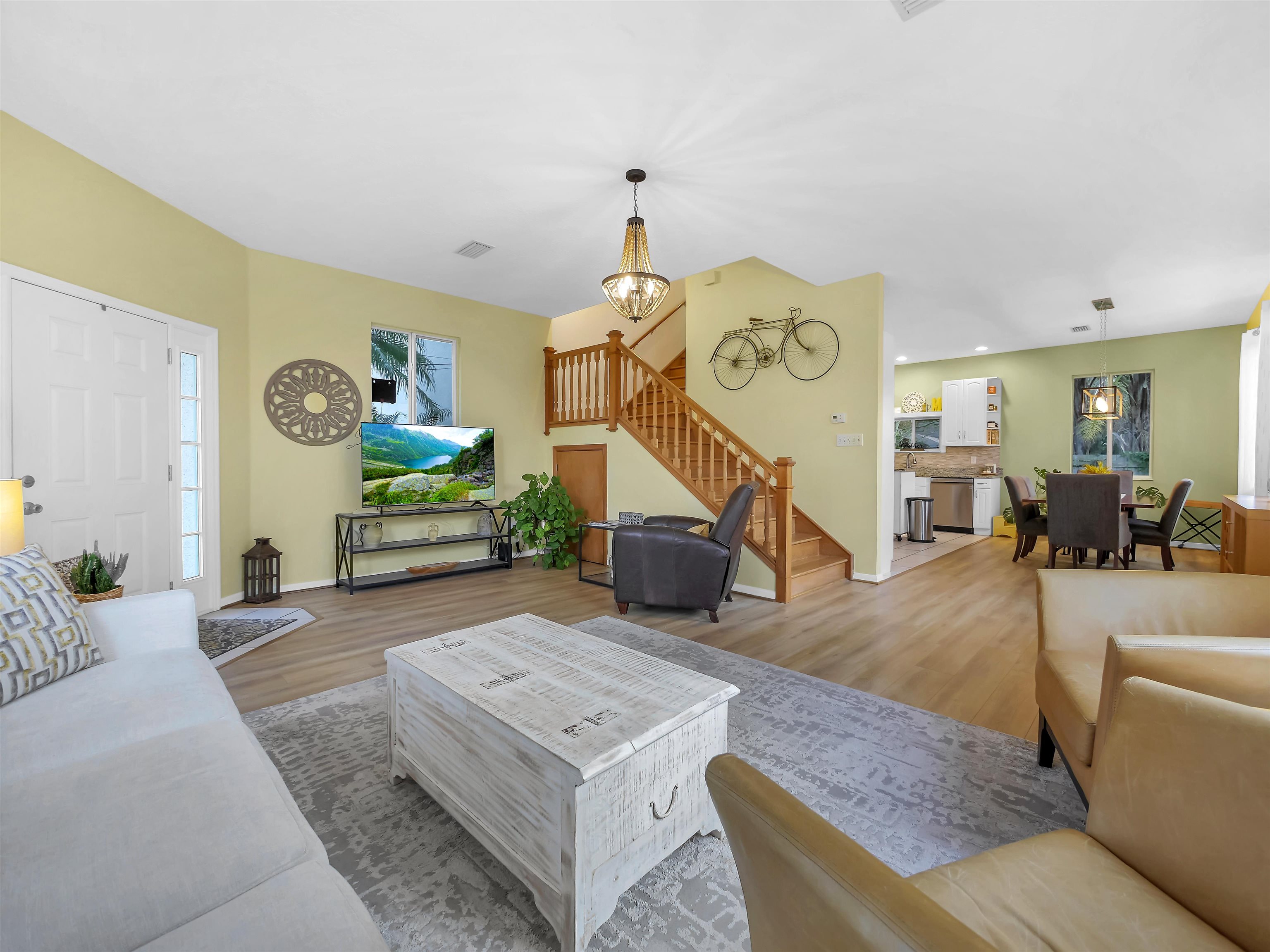 10 Seminole Dr