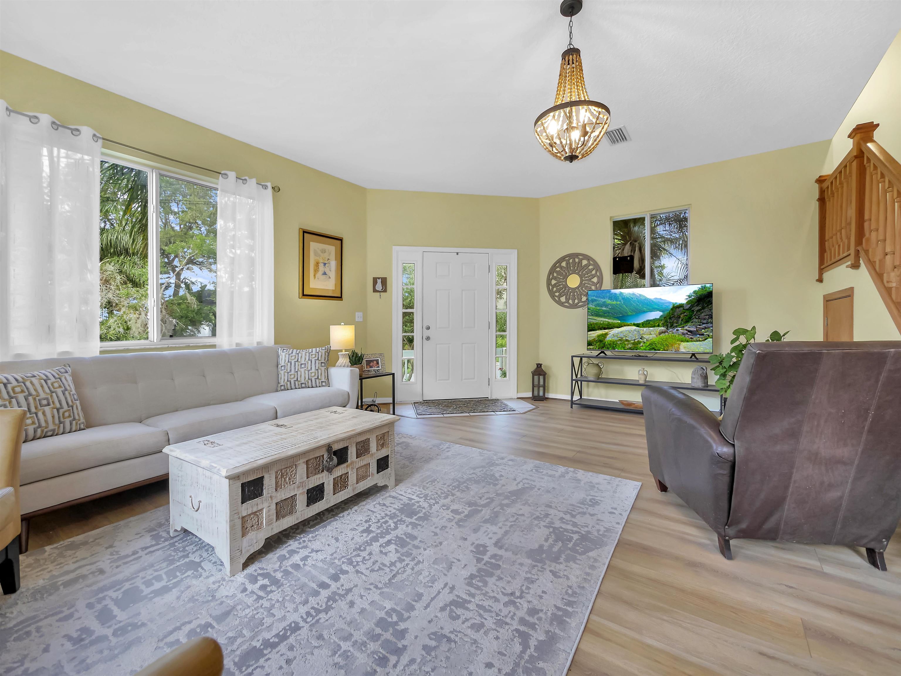 10 Seminole Dr