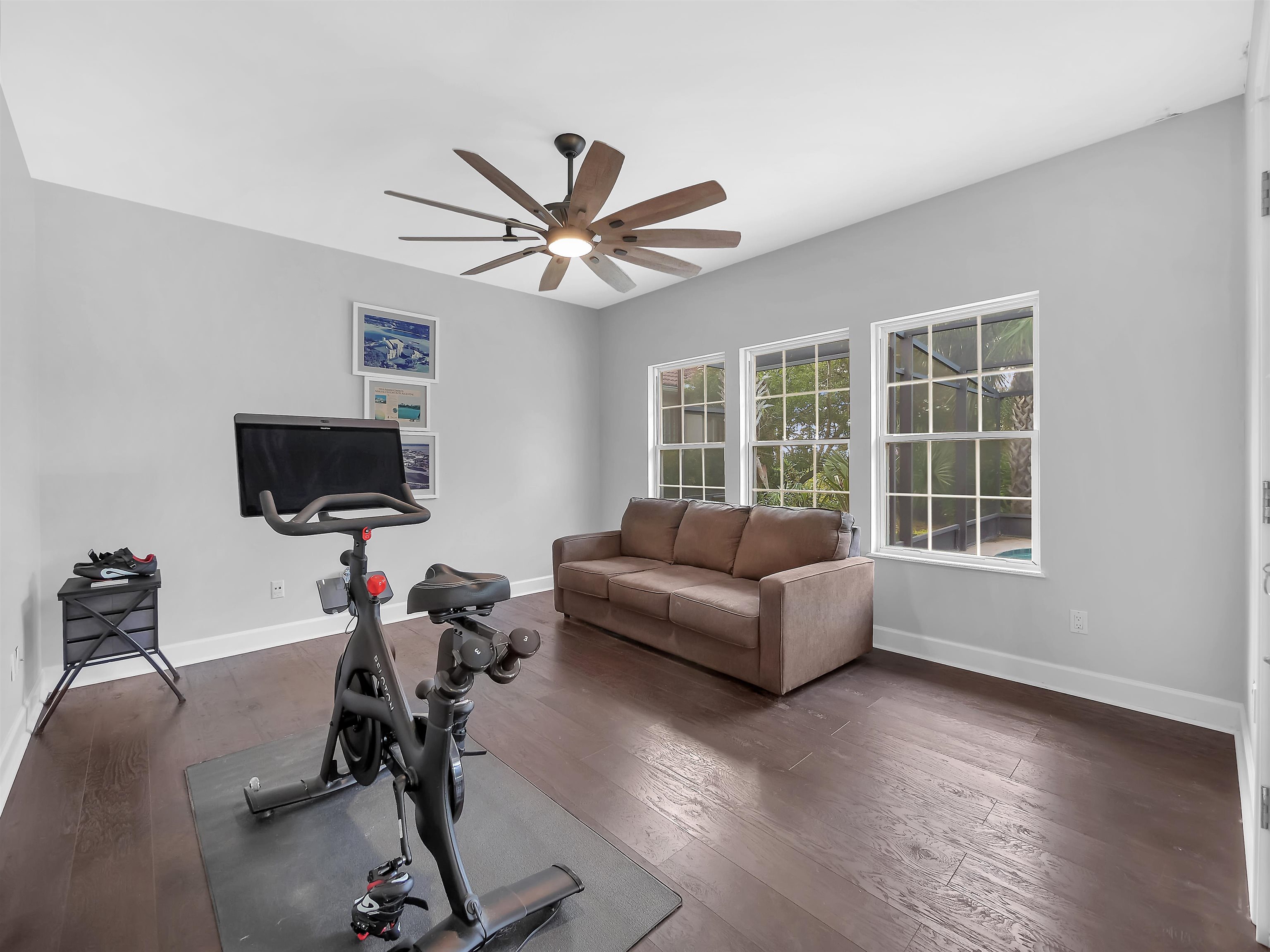 306 Marsh Point Cir