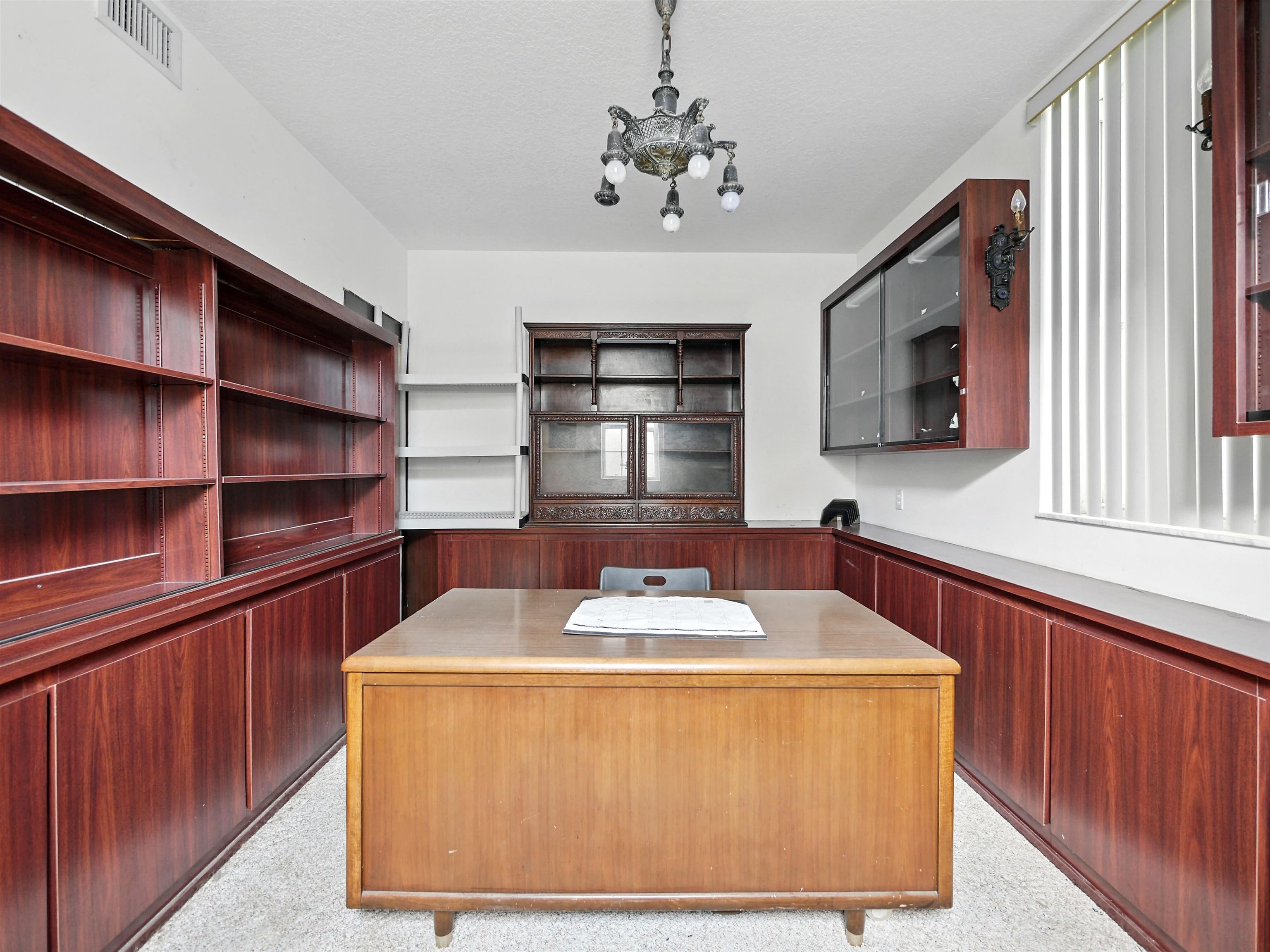 150 Calle Menendez
