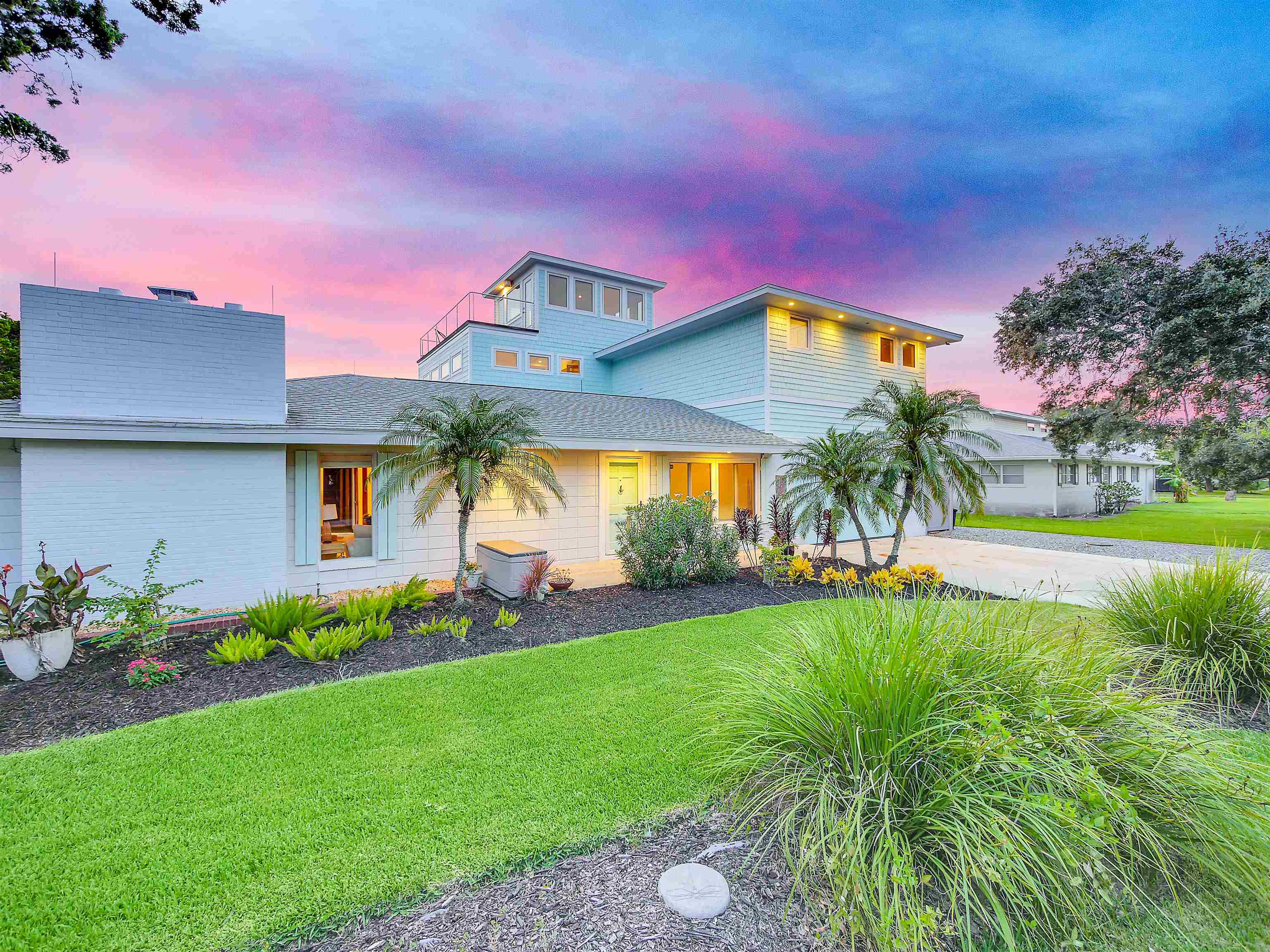205 Coquina Ave