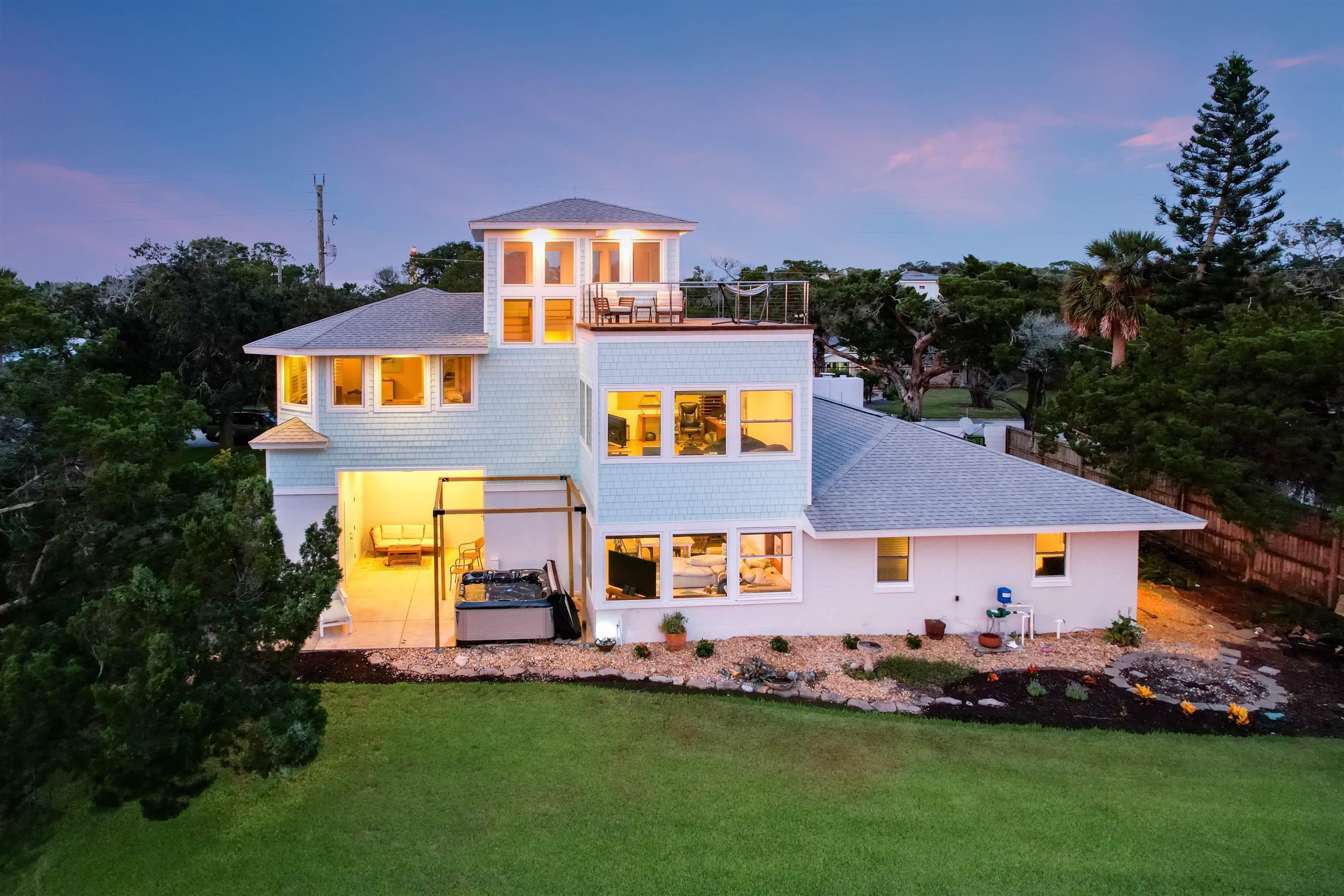 205 Coquina Ave