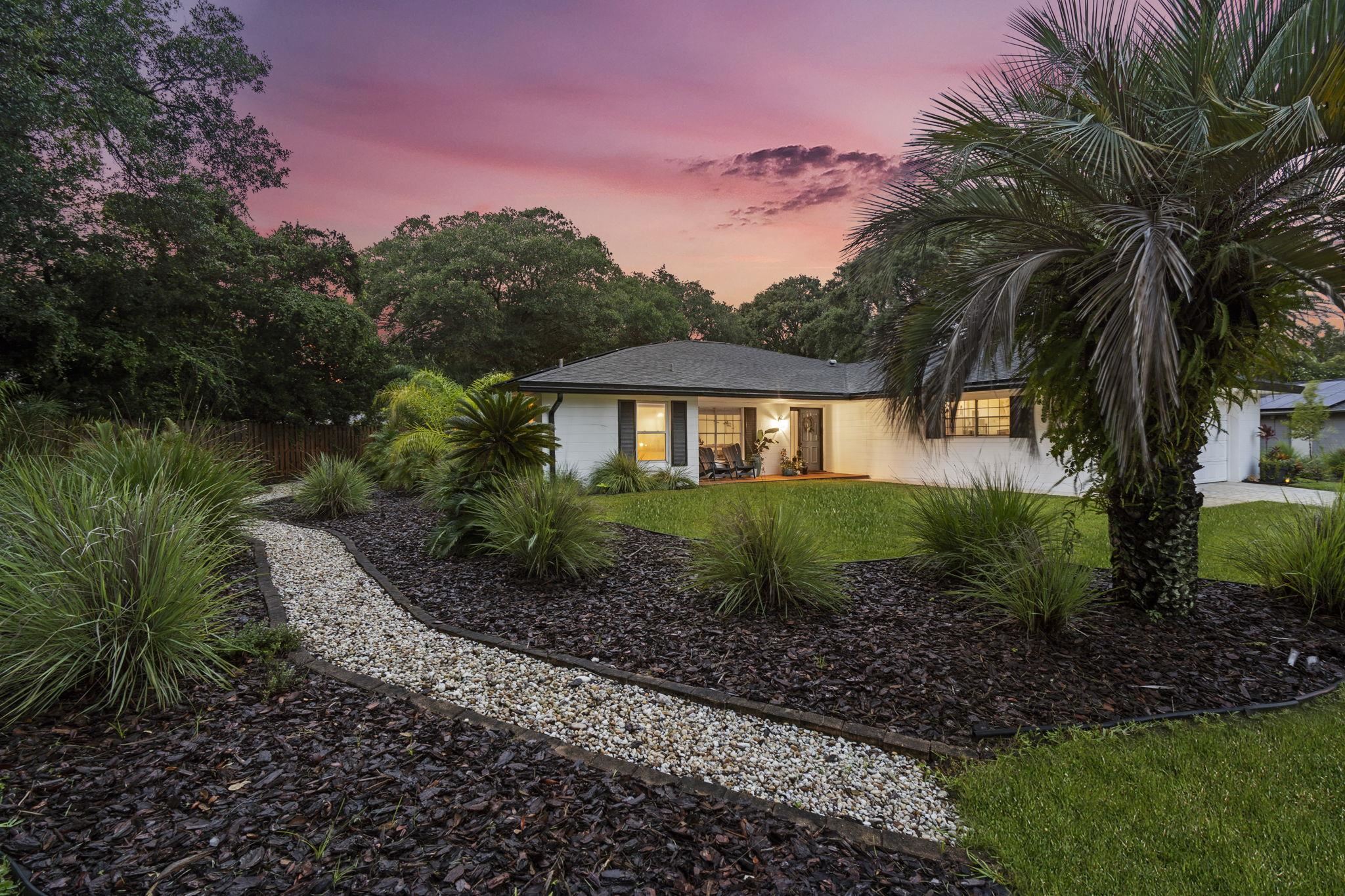 905 Alcala Dr