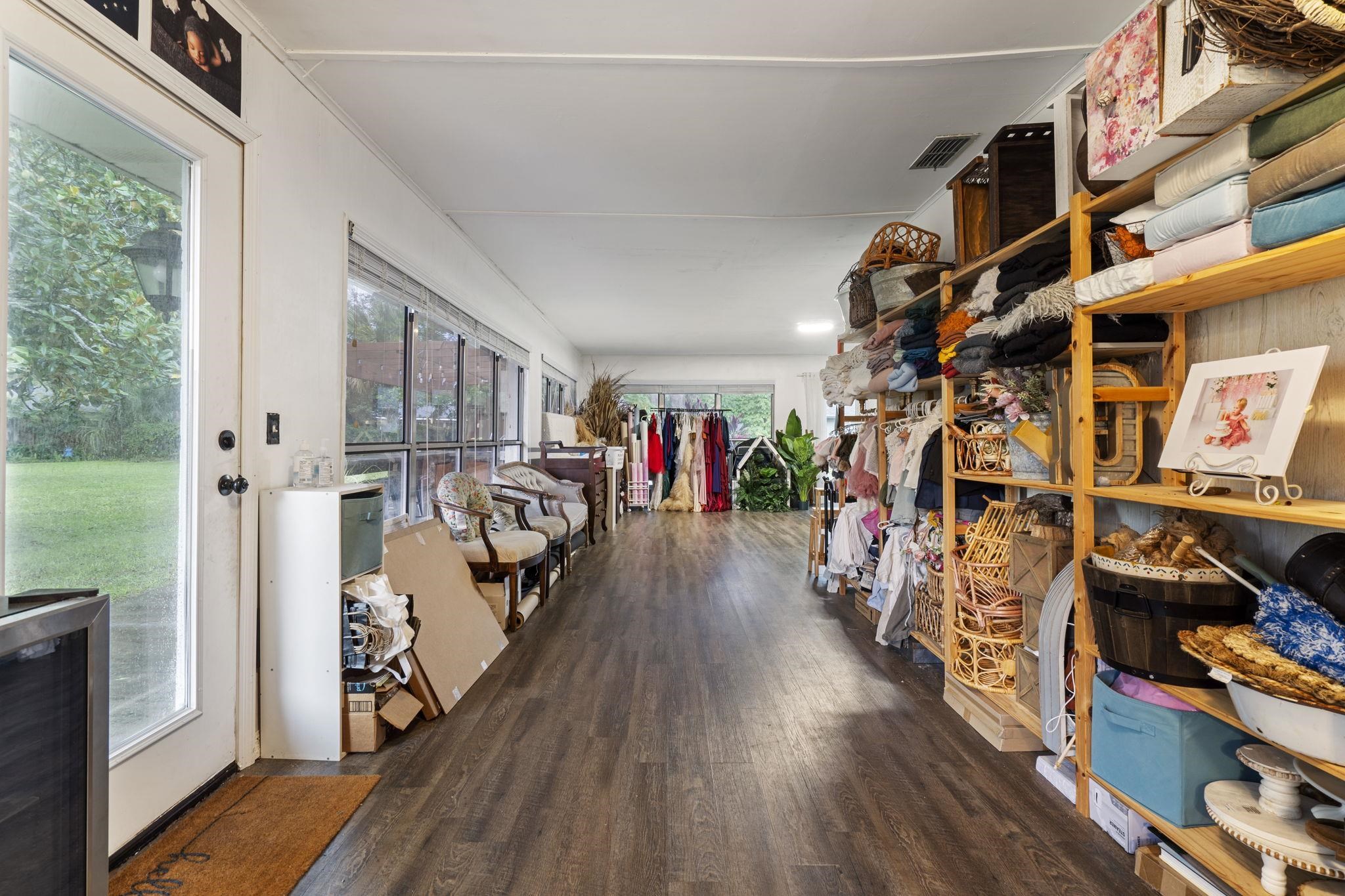 905 Alcala Dr