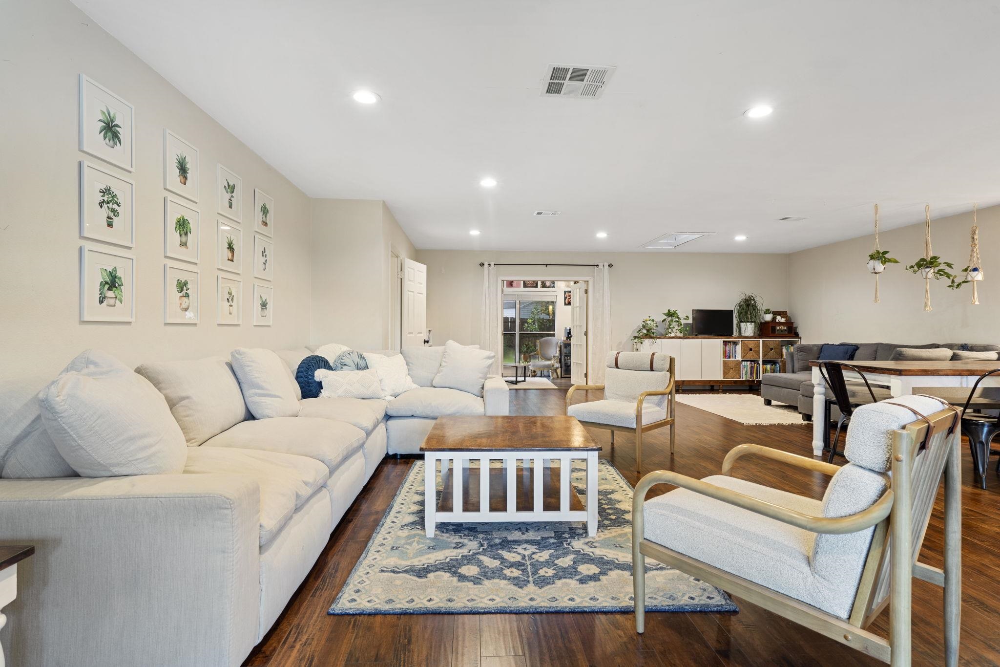 905 Alcala Dr