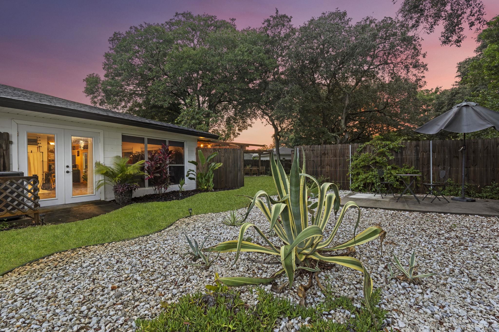 905 Alcala Dr