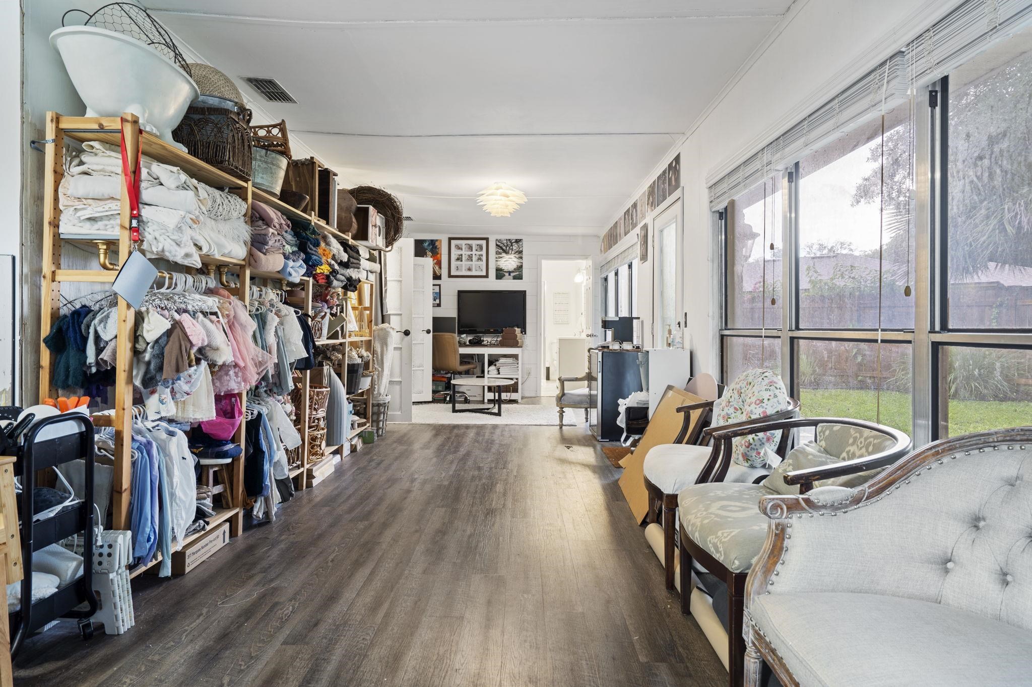 905 Alcala Dr