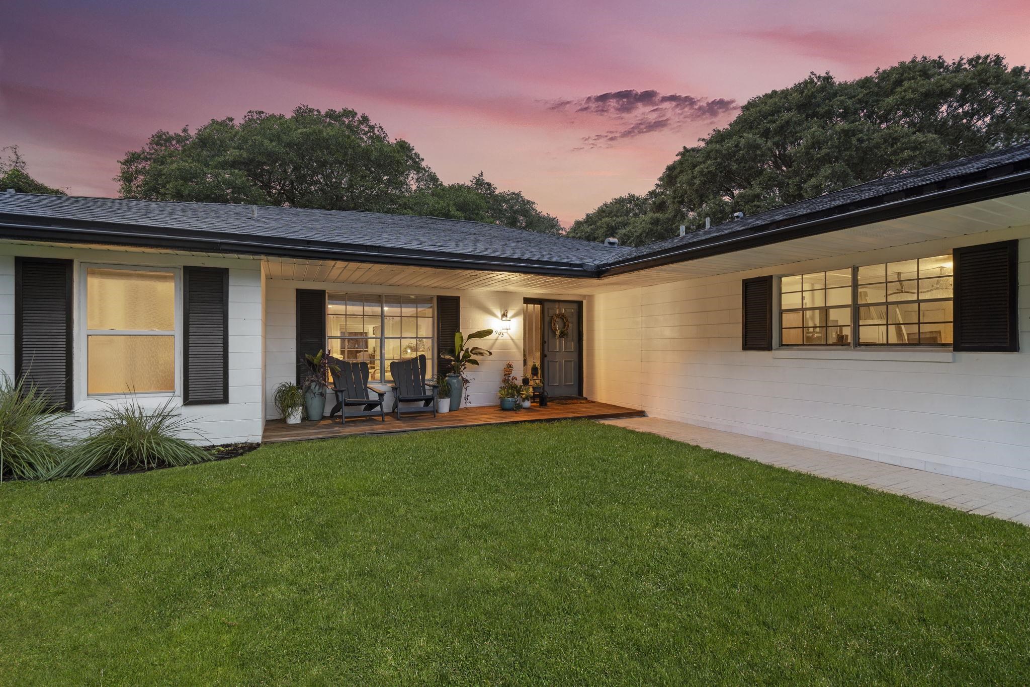 905 Alcala Dr