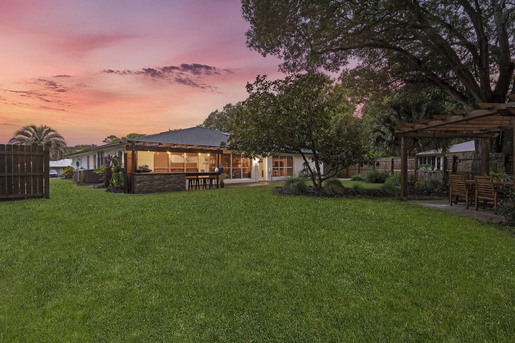 905 Alcala Dr