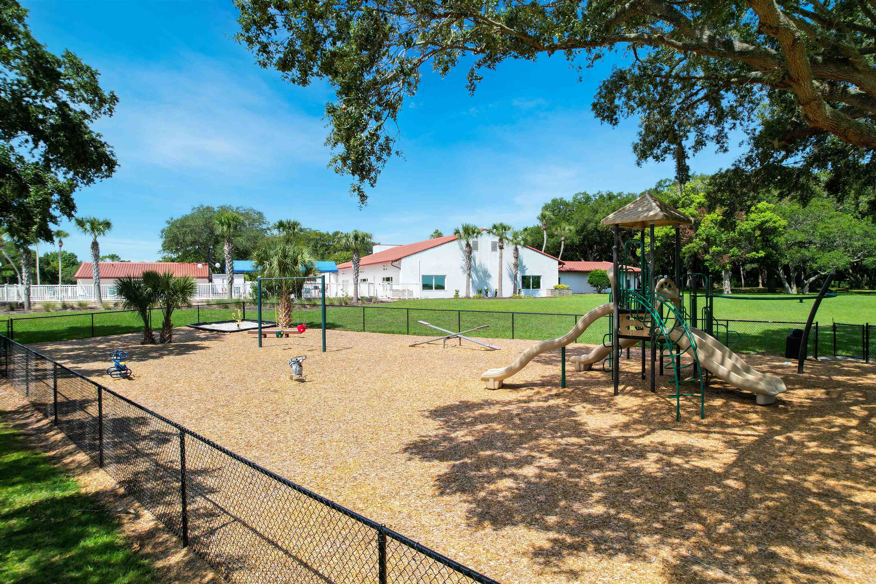 905 Alcala Dr