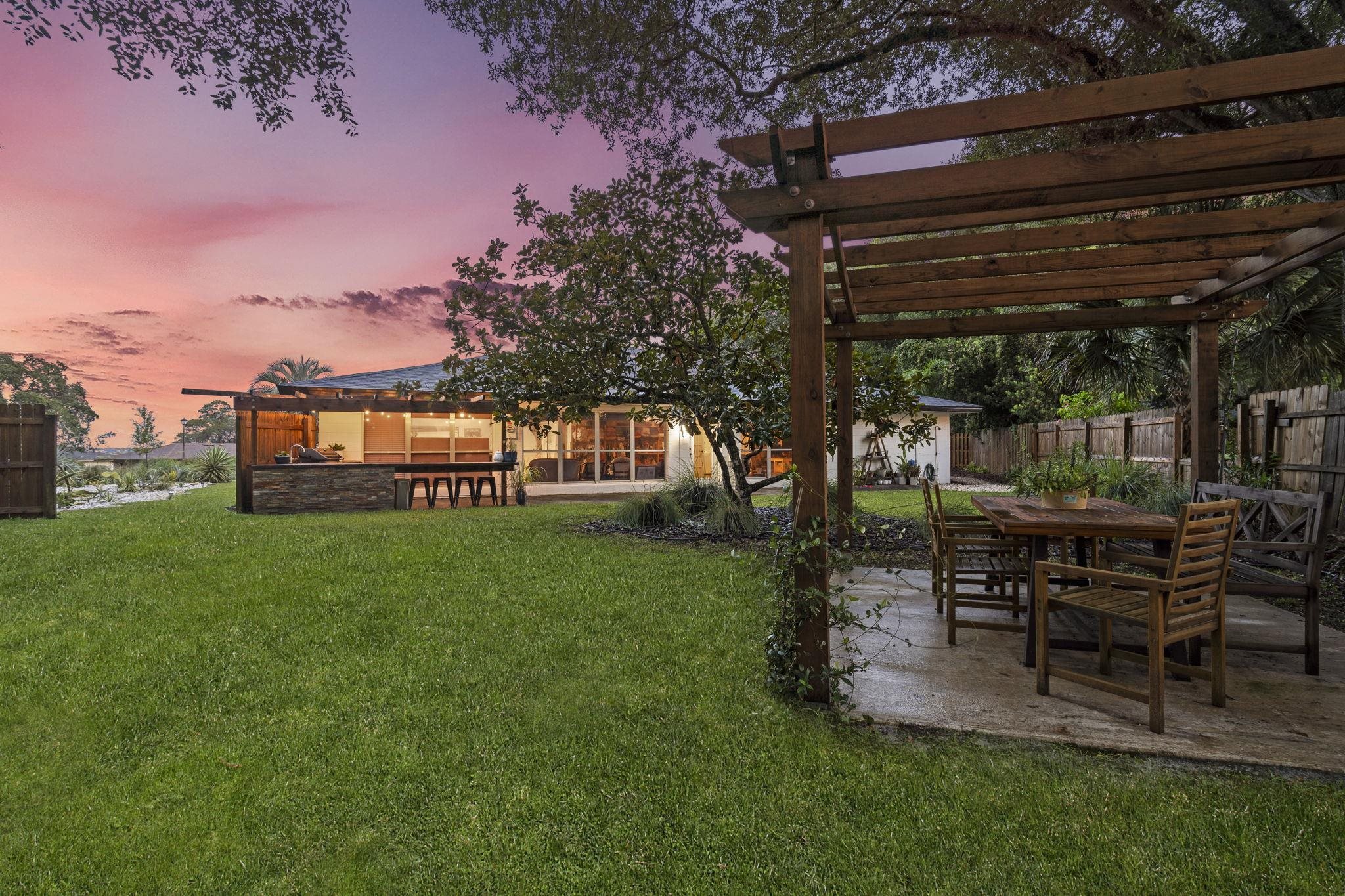905 Alcala Dr