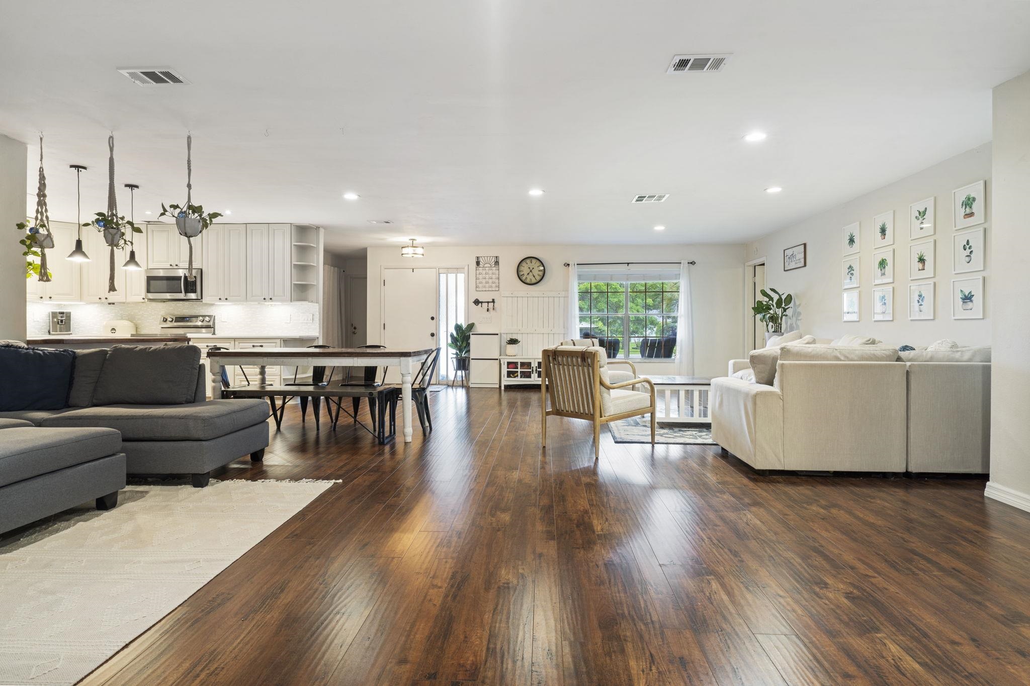905 Alcala Dr
