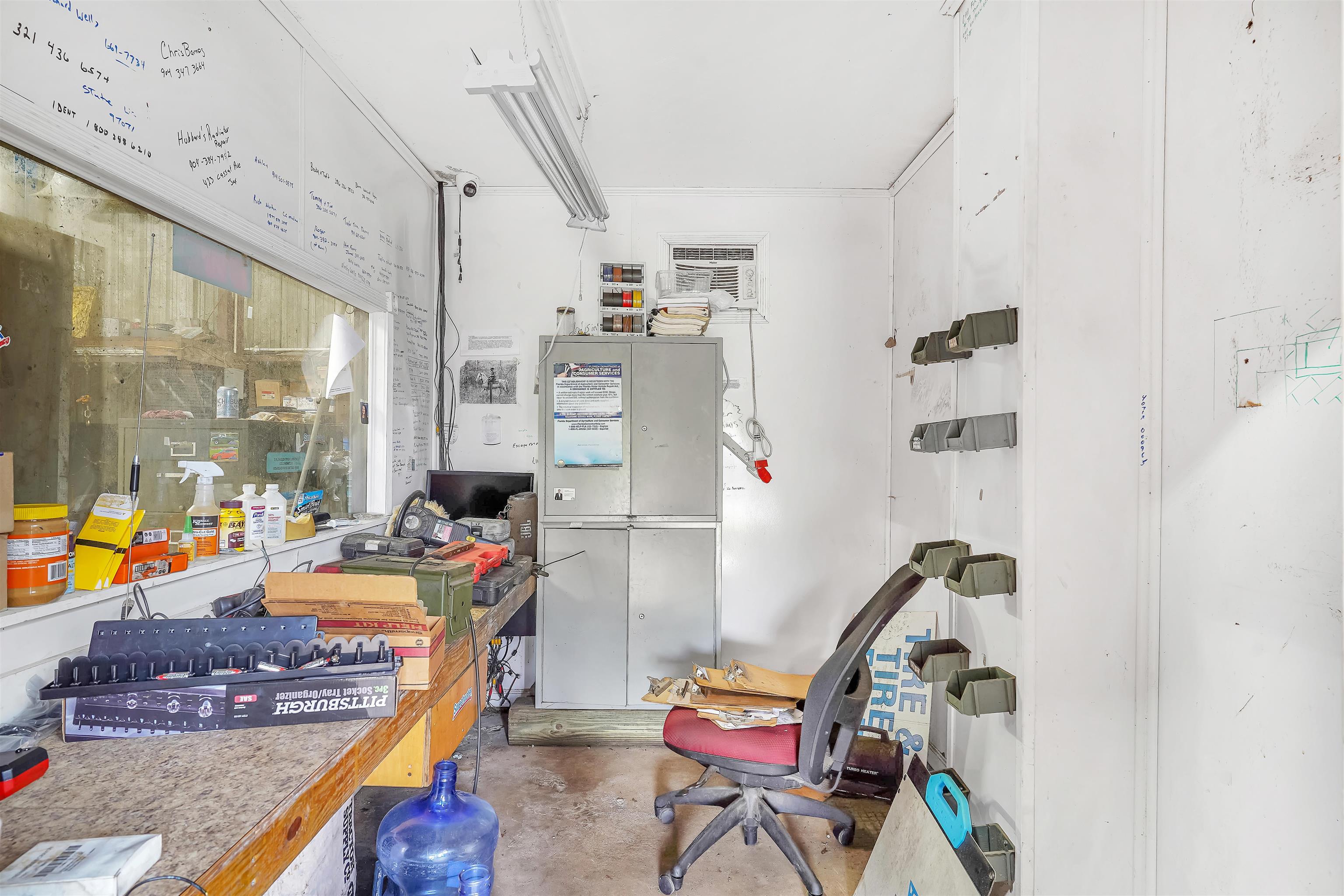 7661 State Road 207
