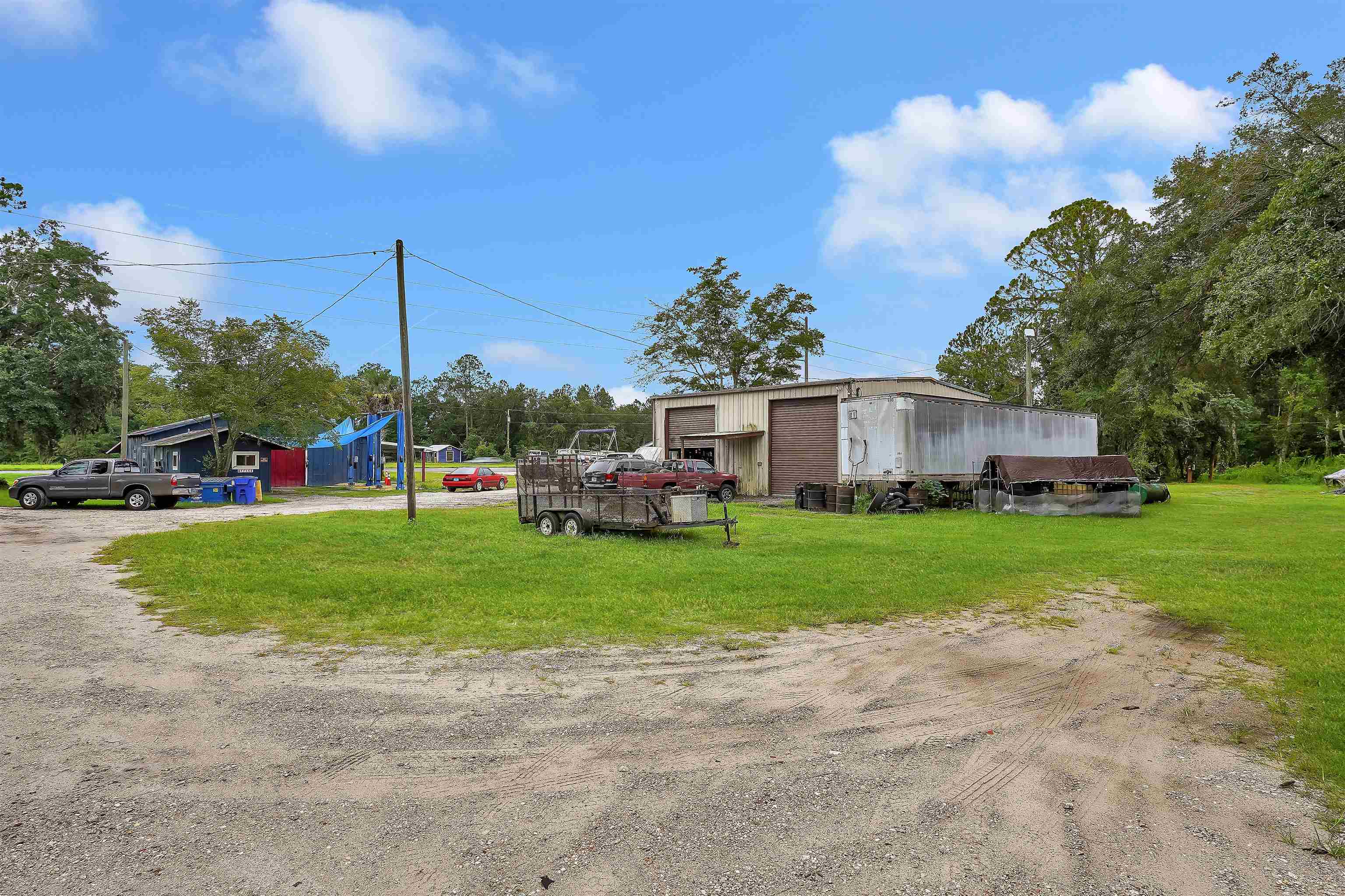 7661 State Road 207