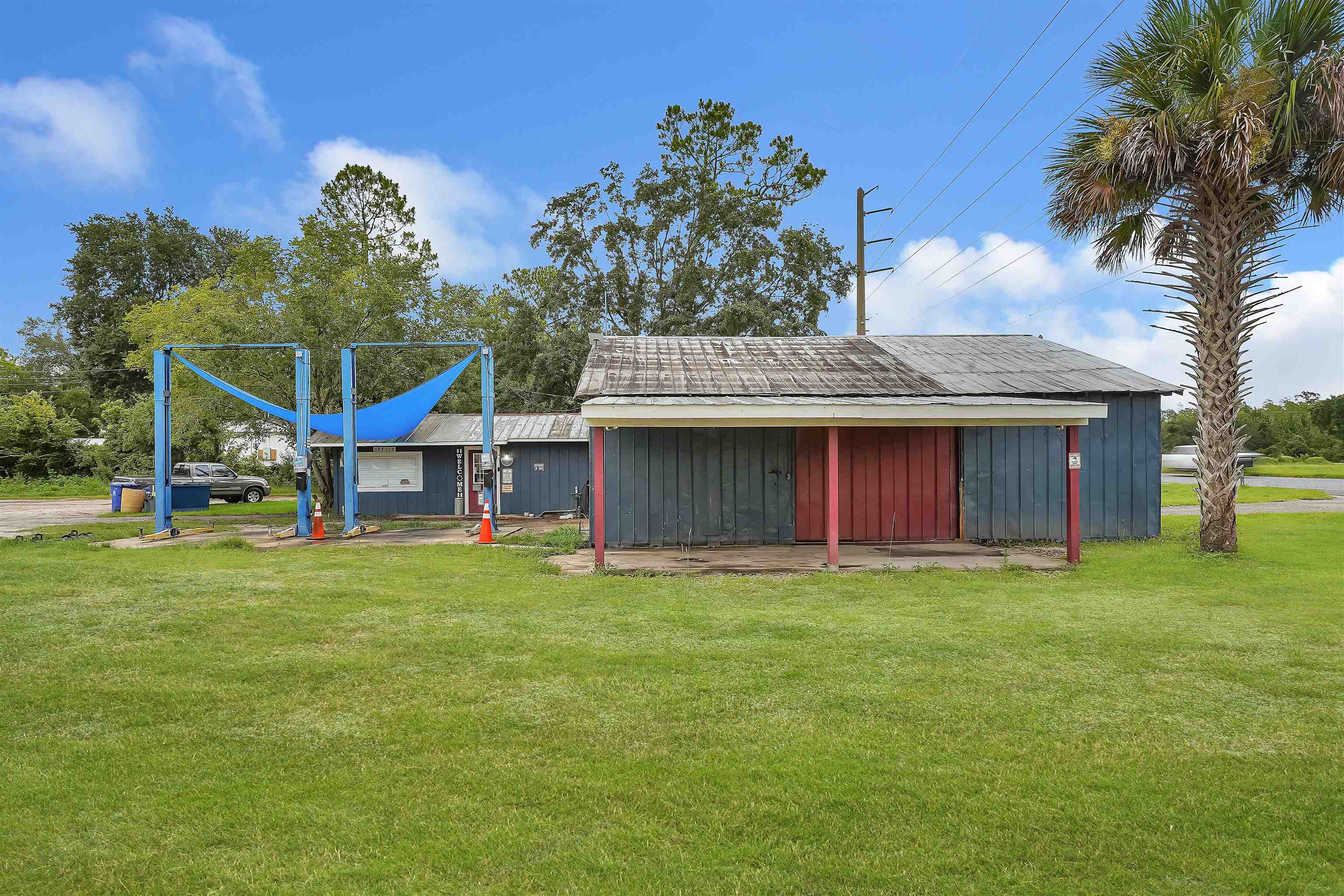 7661 State Road 207