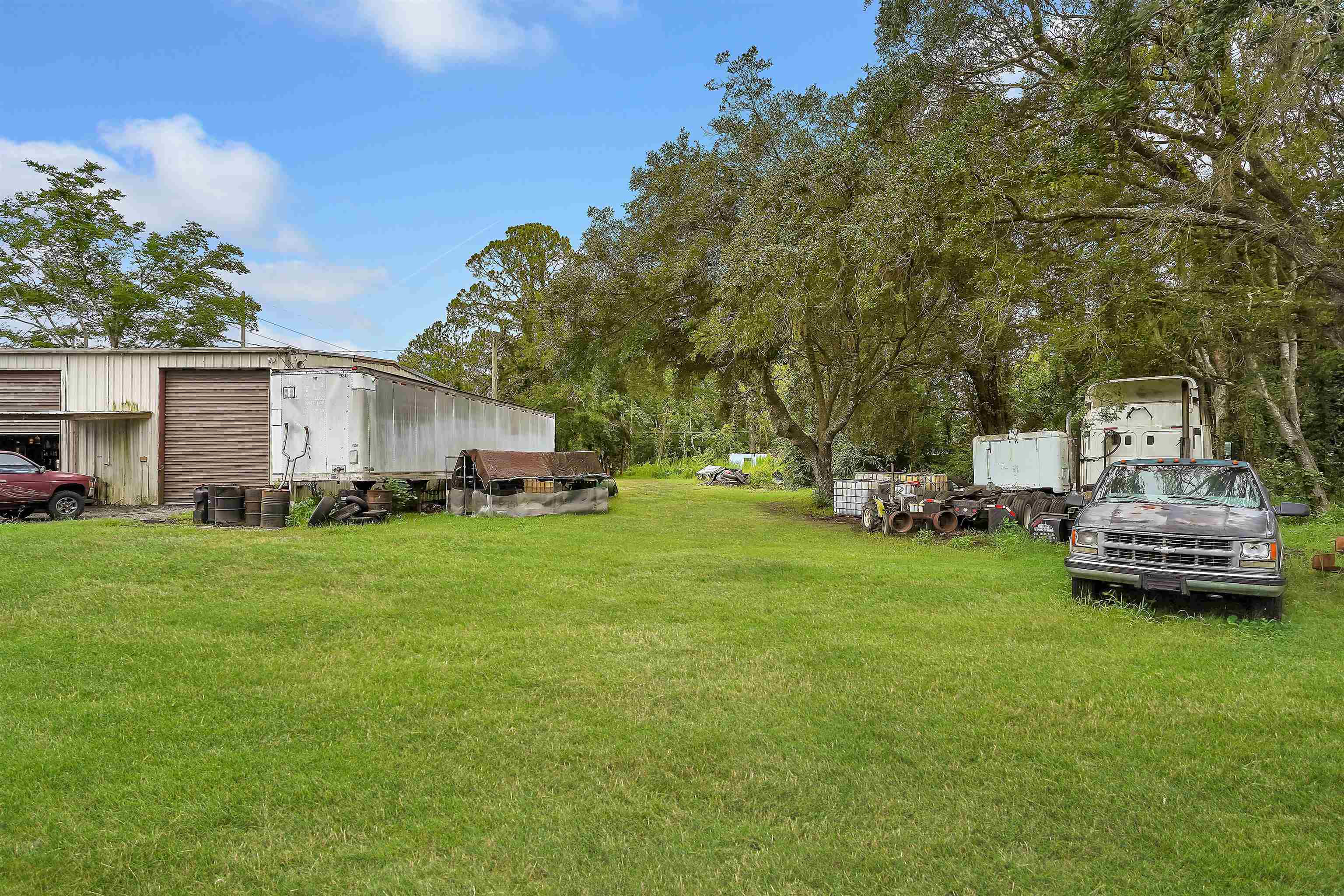 7661 State Road 207