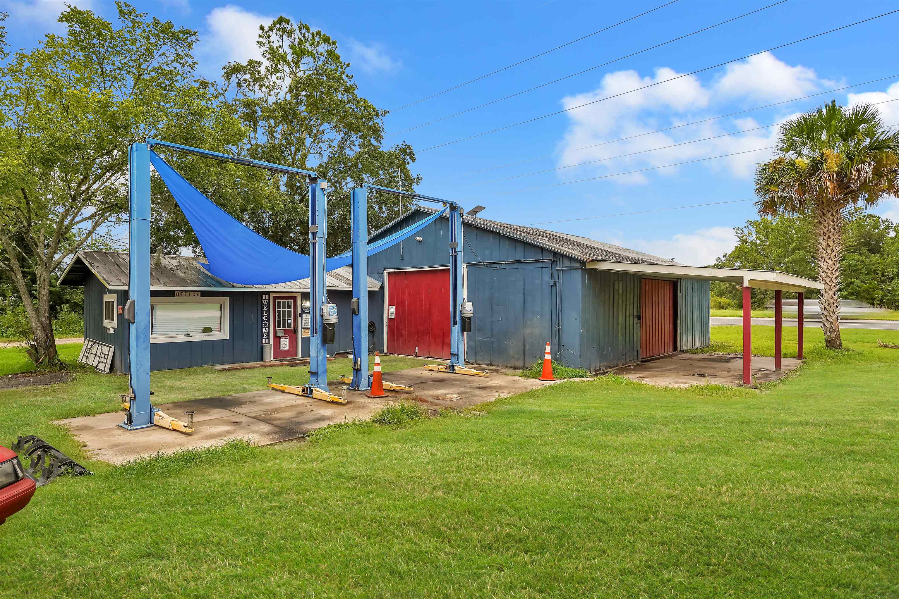 7661 State Road 207