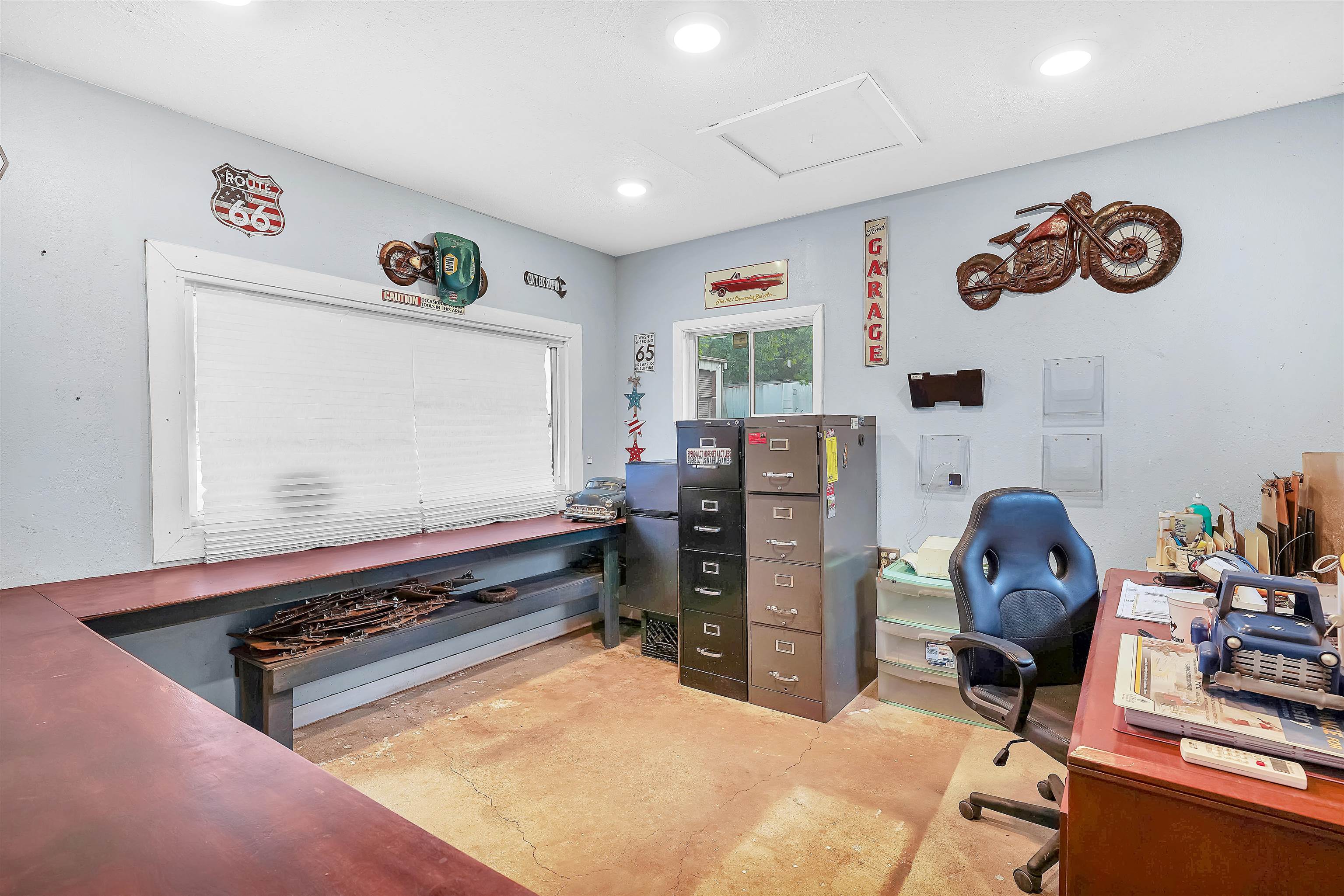 7661 State Road 207